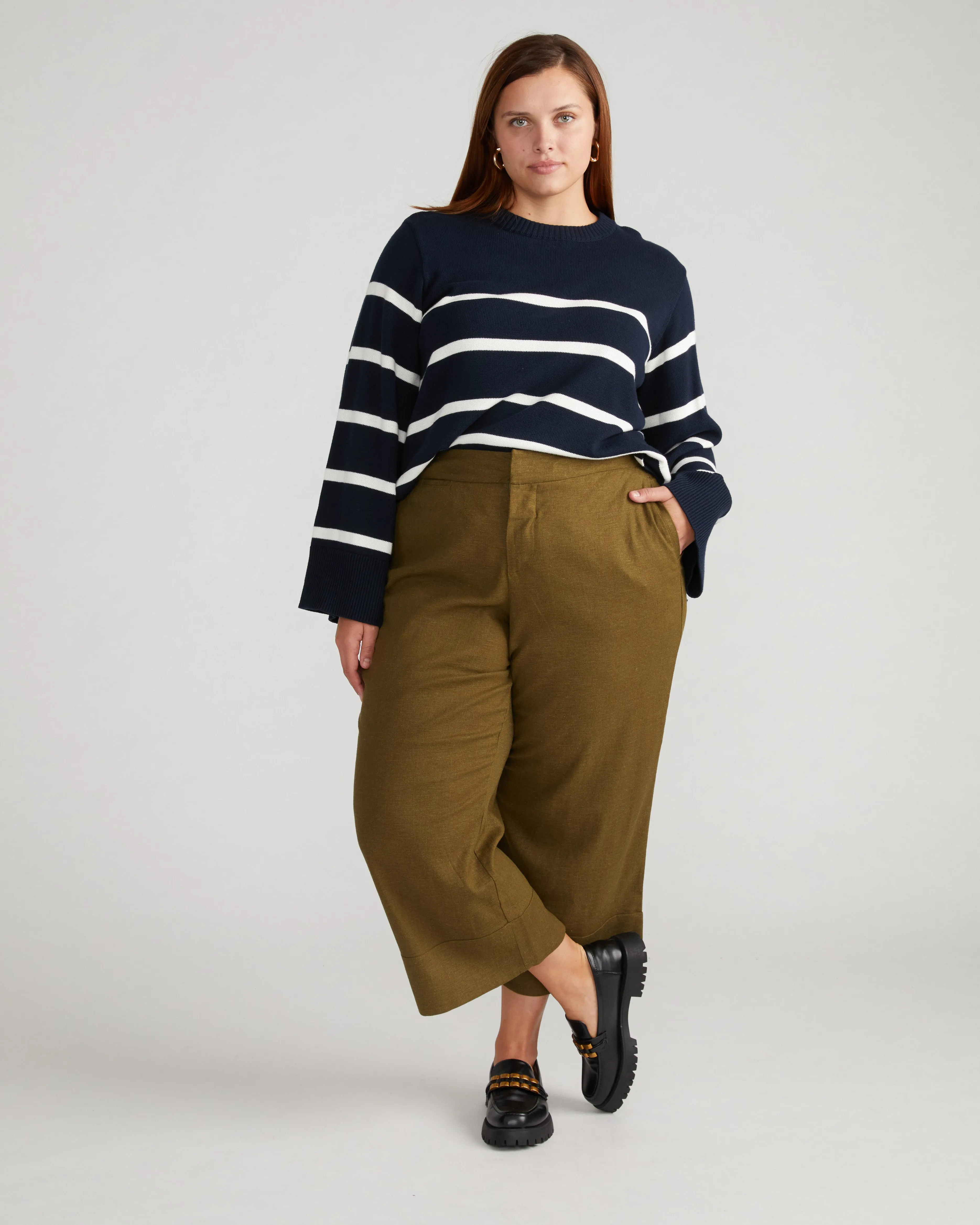 Courtyard Linen Capris - Budding Stem sold by Universal Standard product image thumbnail 2