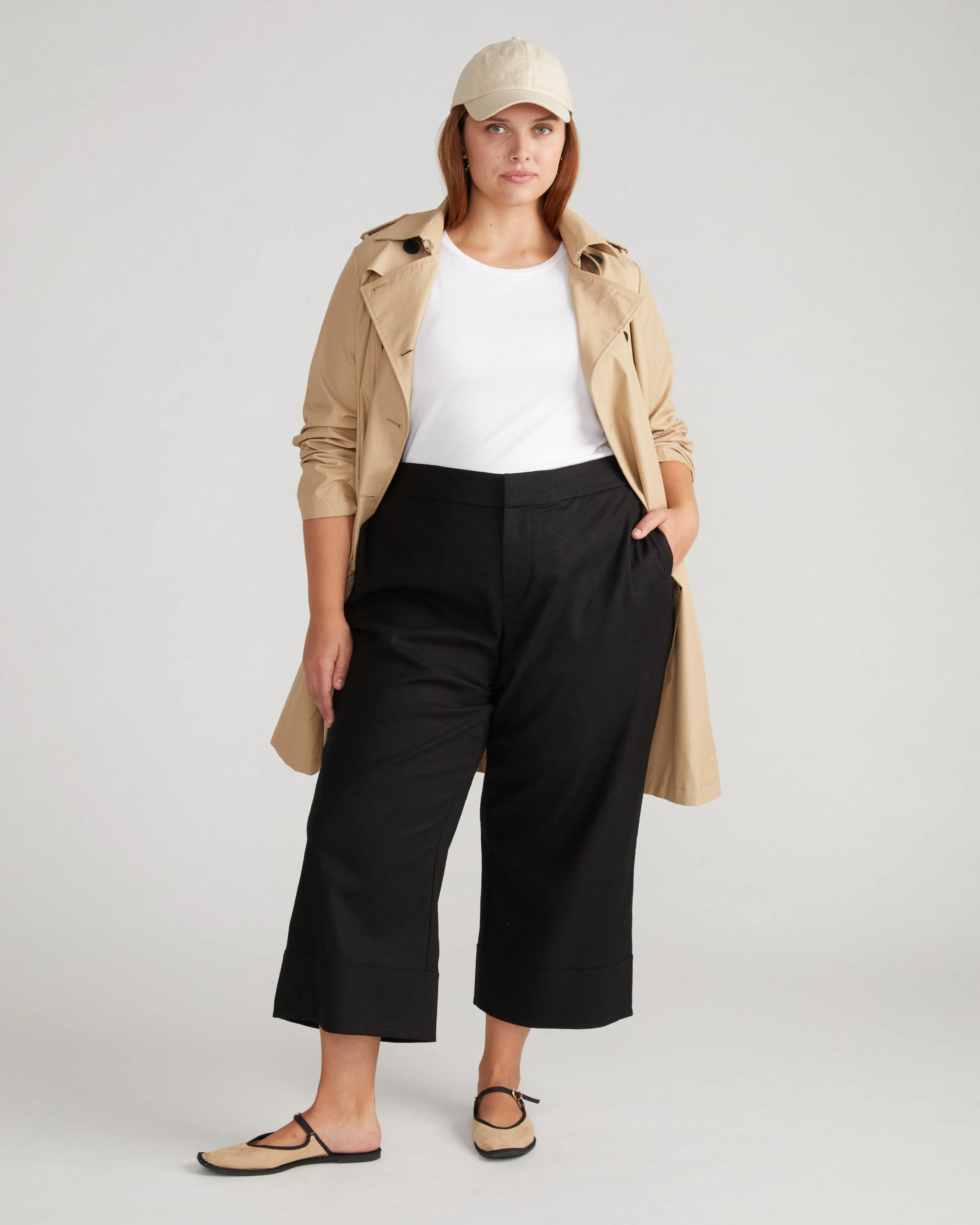 Courtyard Linen Capris - Black sold by Universal Standard