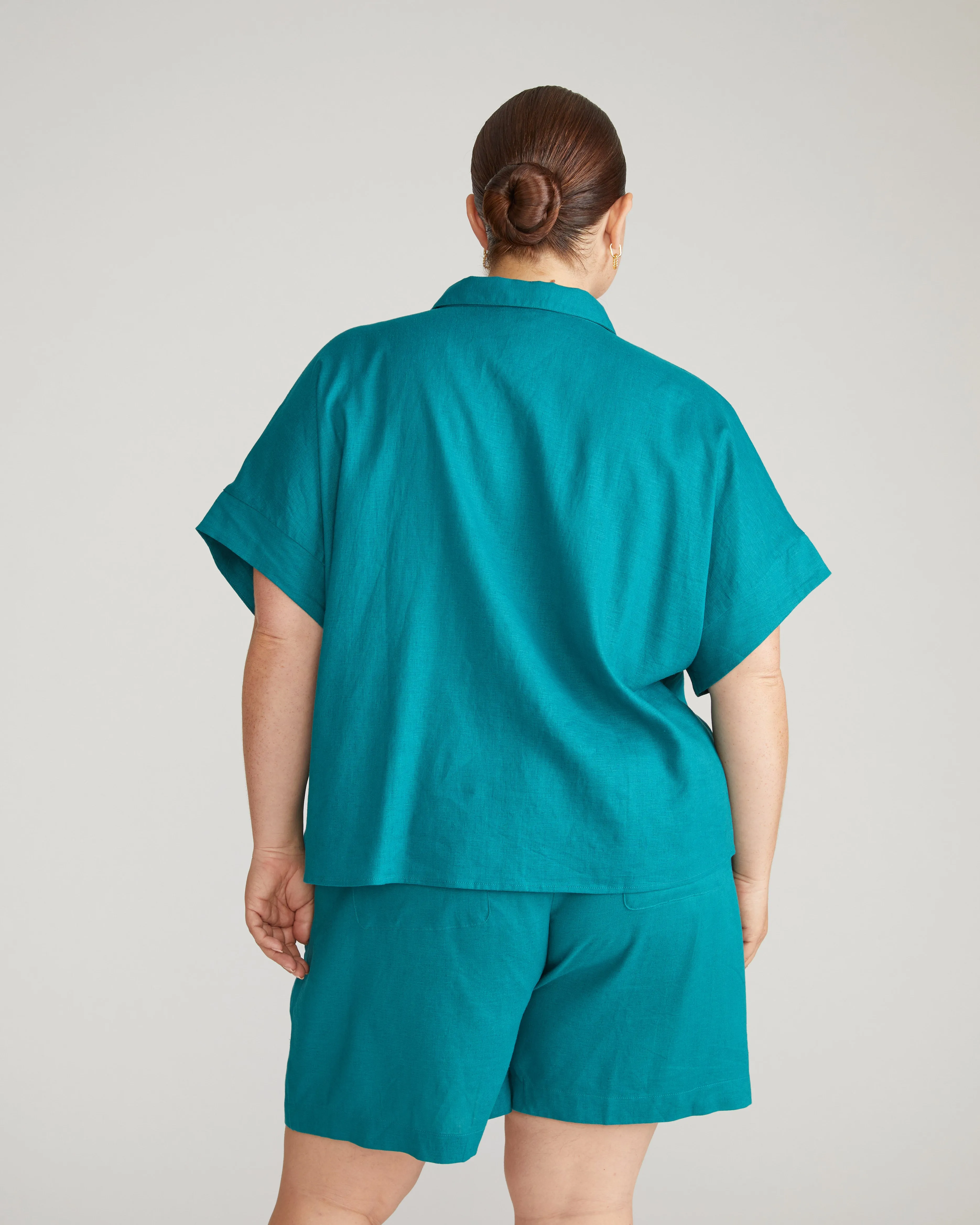 Juniper Linen Easy Pull-On Shorts - Aurora sold by Universal Standard product image thumbnail 3