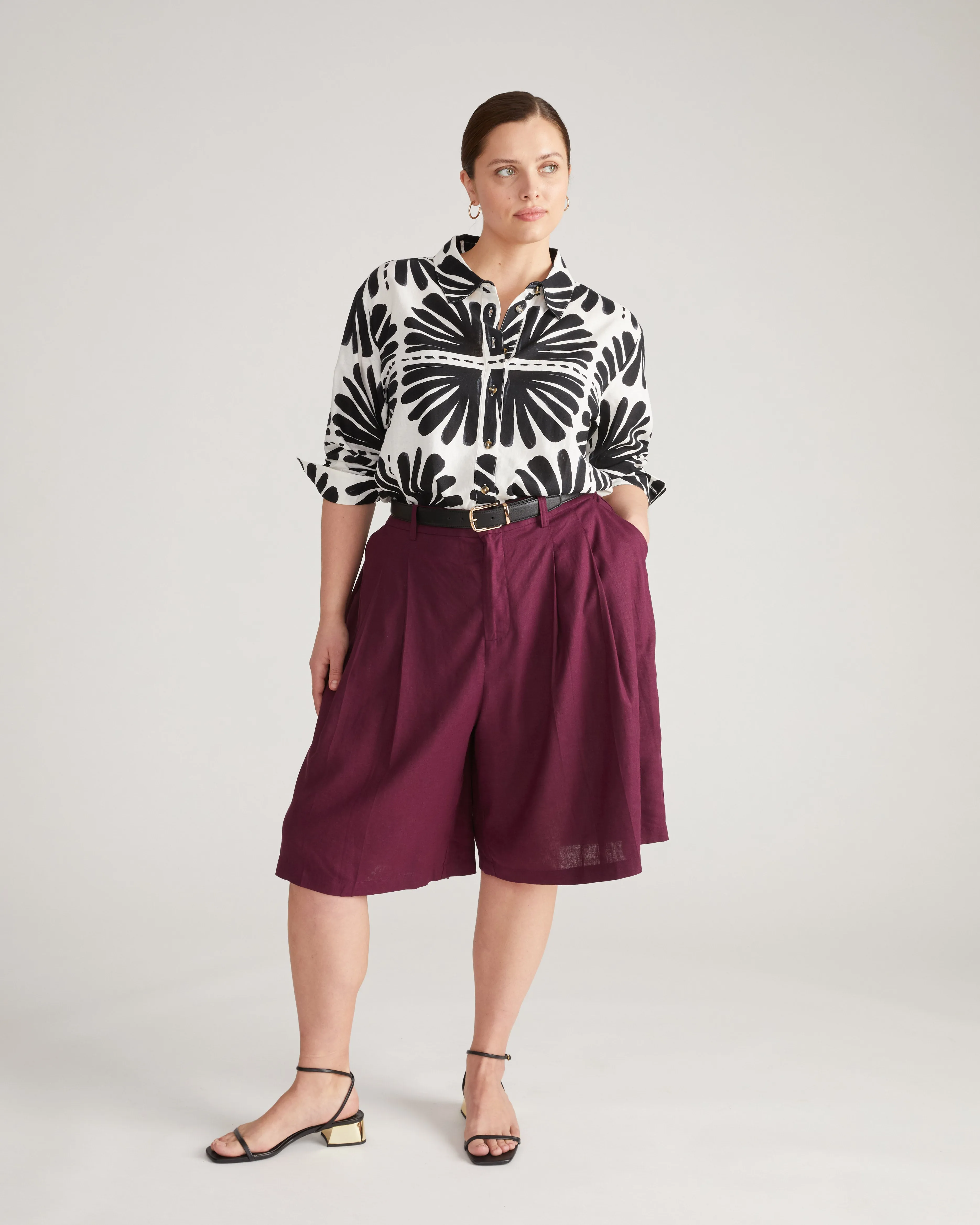 Seaport Tailored Linen Short - Acai sold by Universal Standard