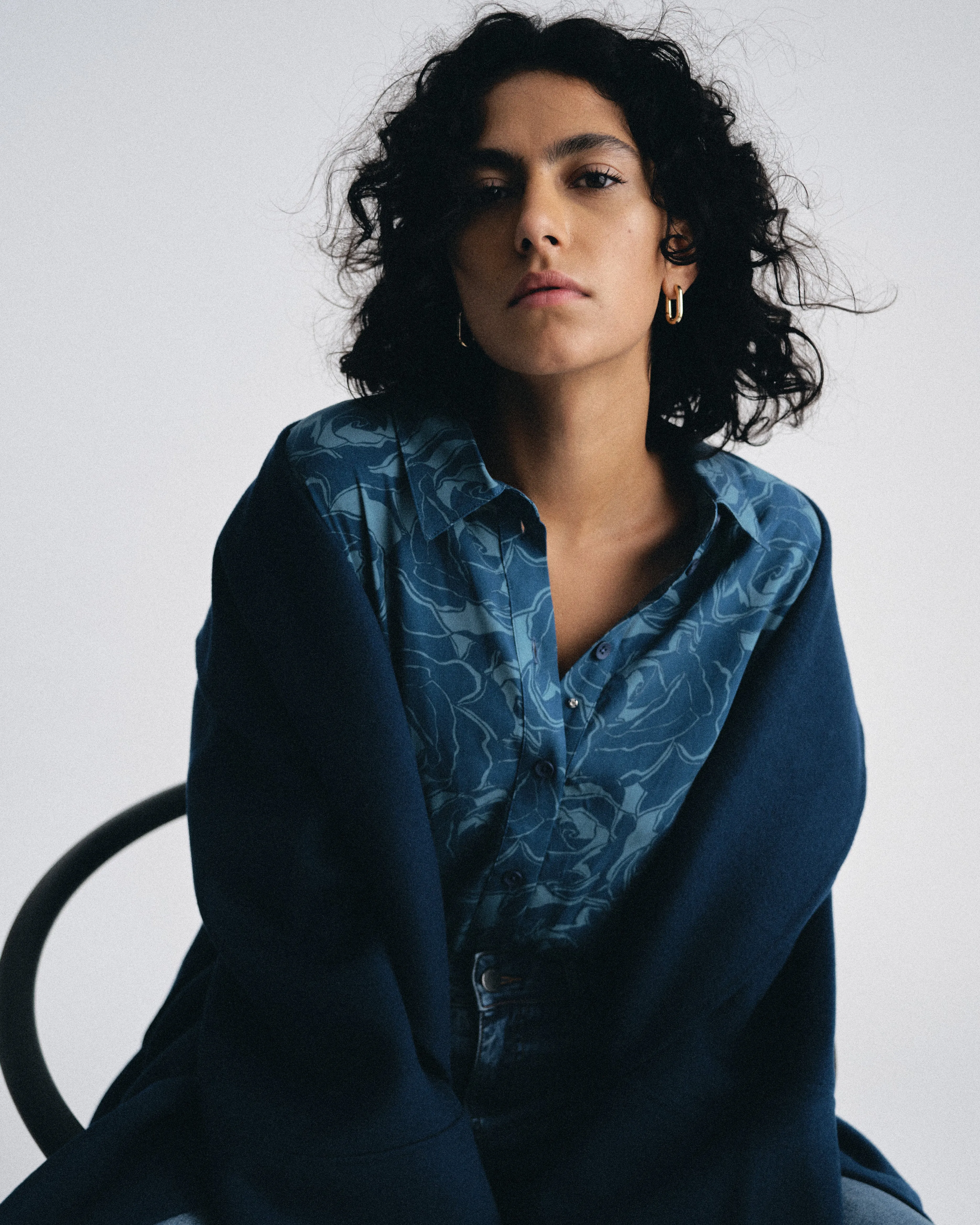 Cooling Stretch Cupro Artist Shirt - Rose Print in Deep Teal sold by Universal Standard