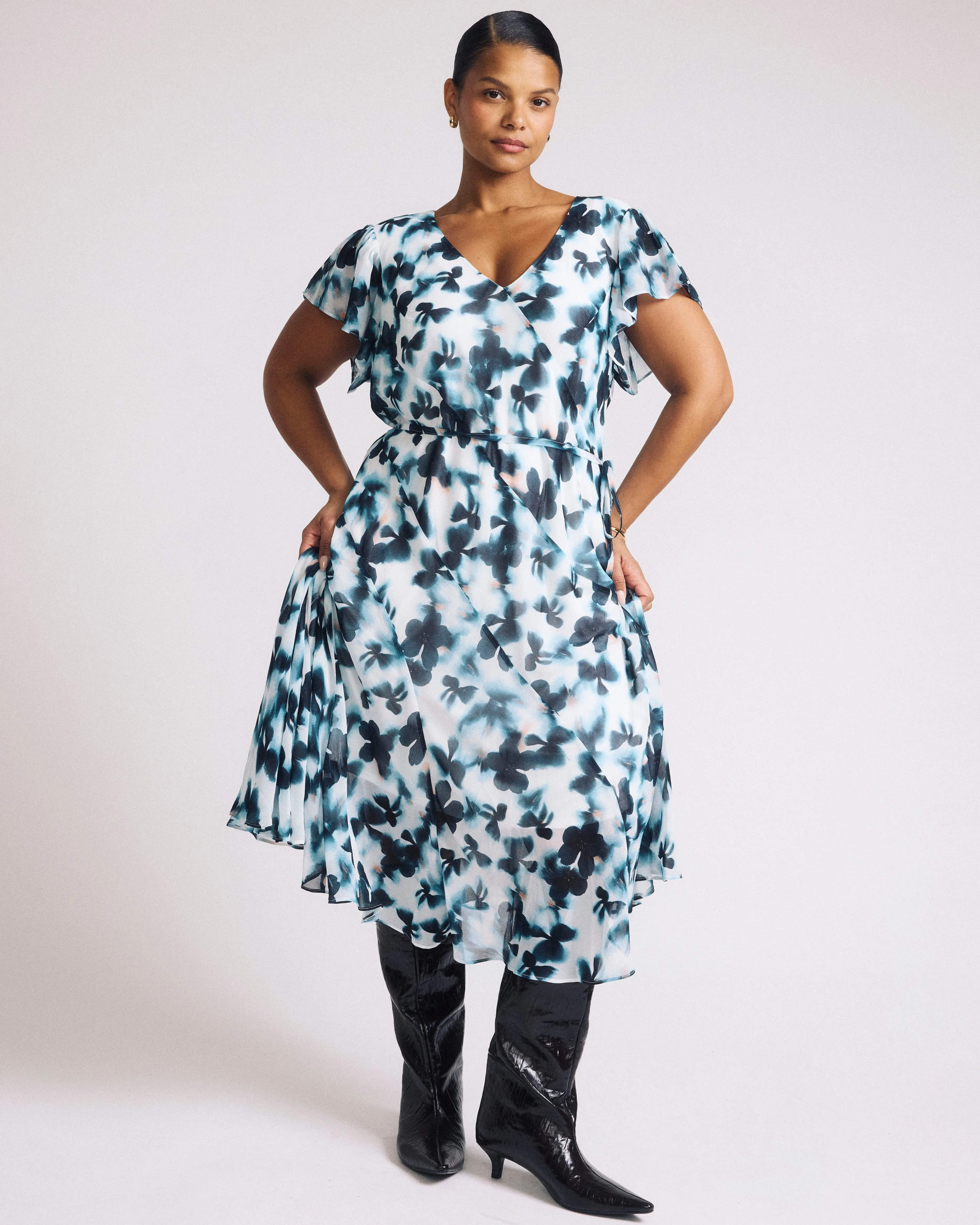 Seville Chiffon Dress - Primrose Hill Print sold by Universal Standard product image thumbnail 5