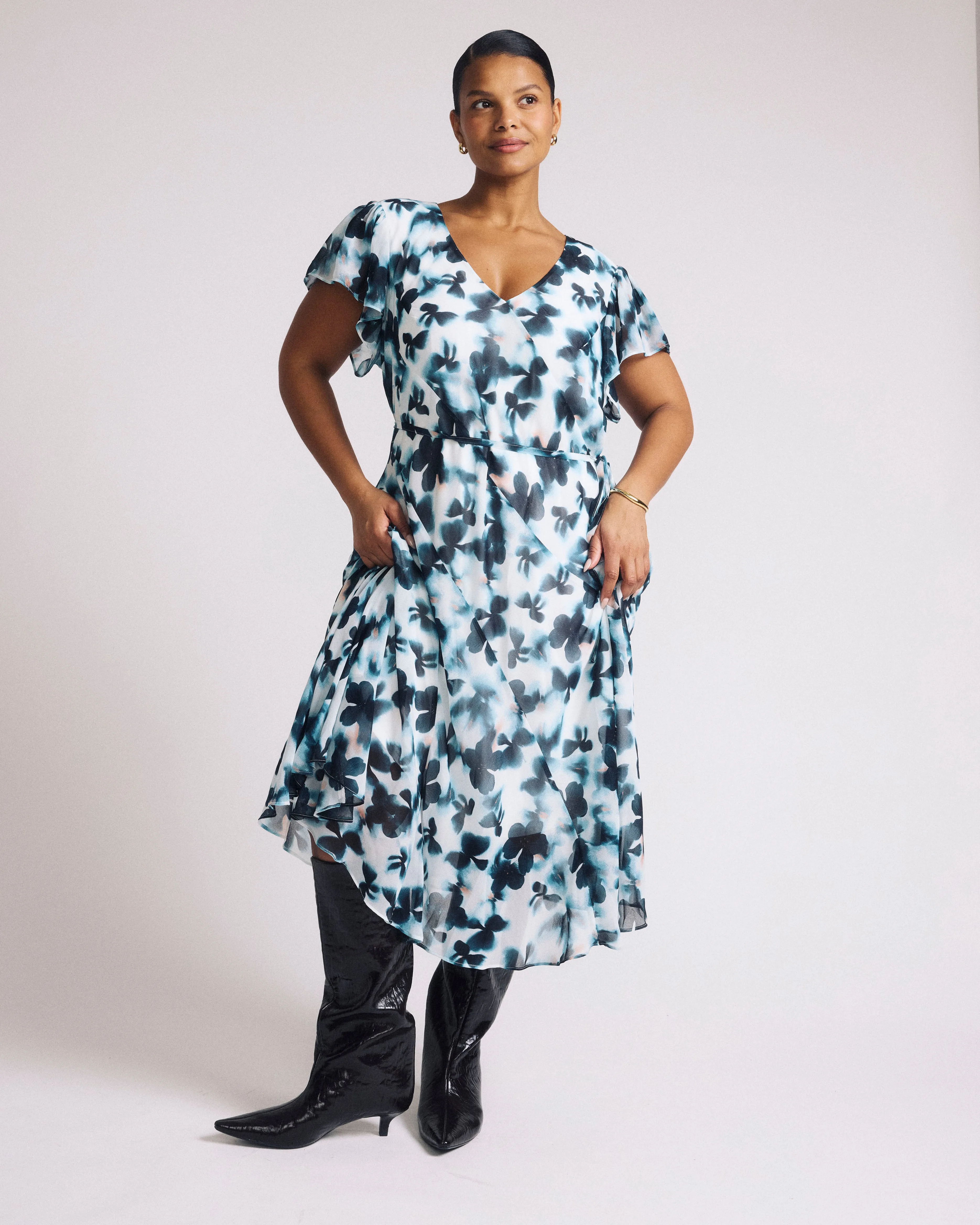 Seville Chiffon Dress - Primrose Hill Print sold by Universal Standard product image thumbnail 2