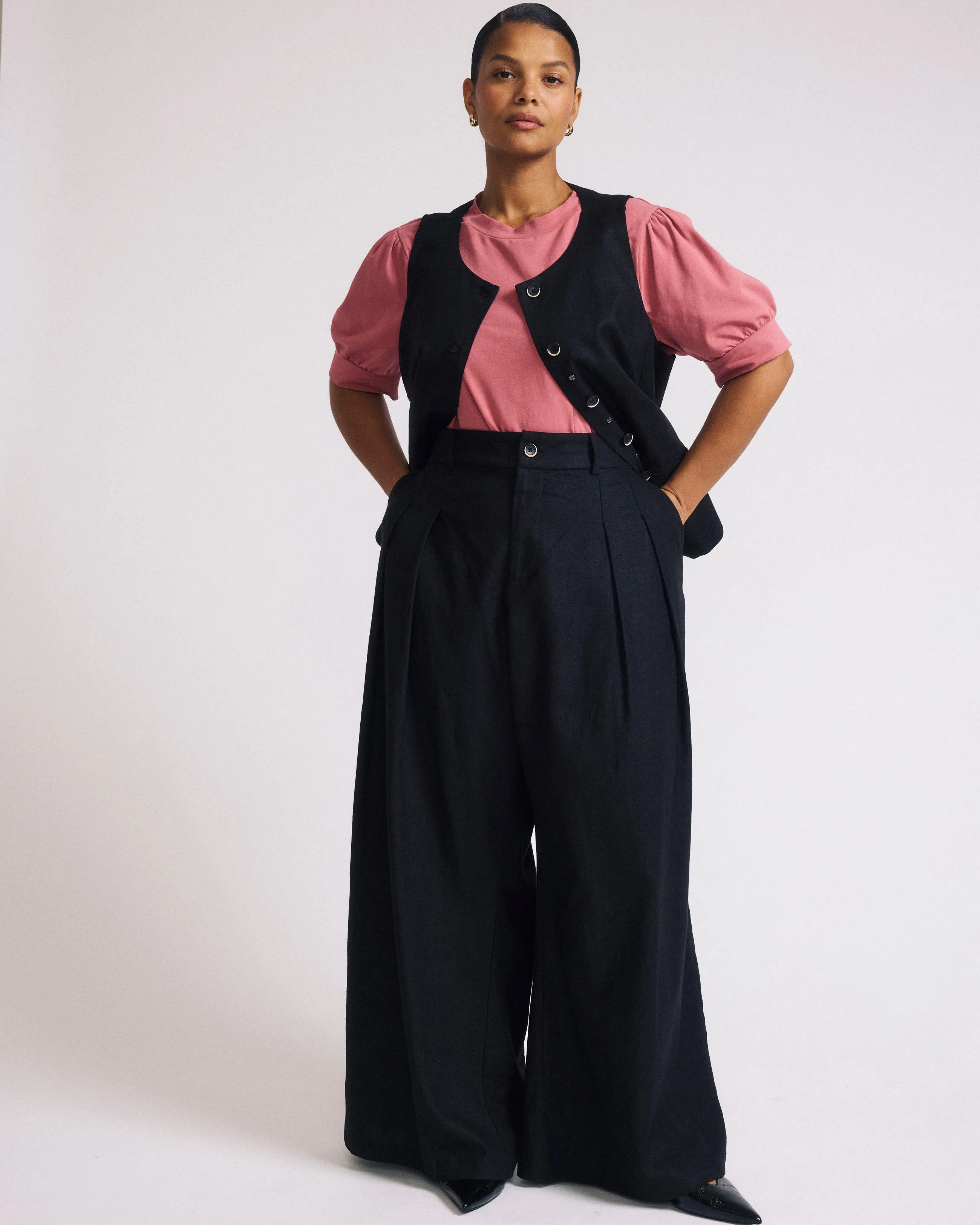 Palais Stretch Linen Wide Leg Pant - Black sold by Universal Standard