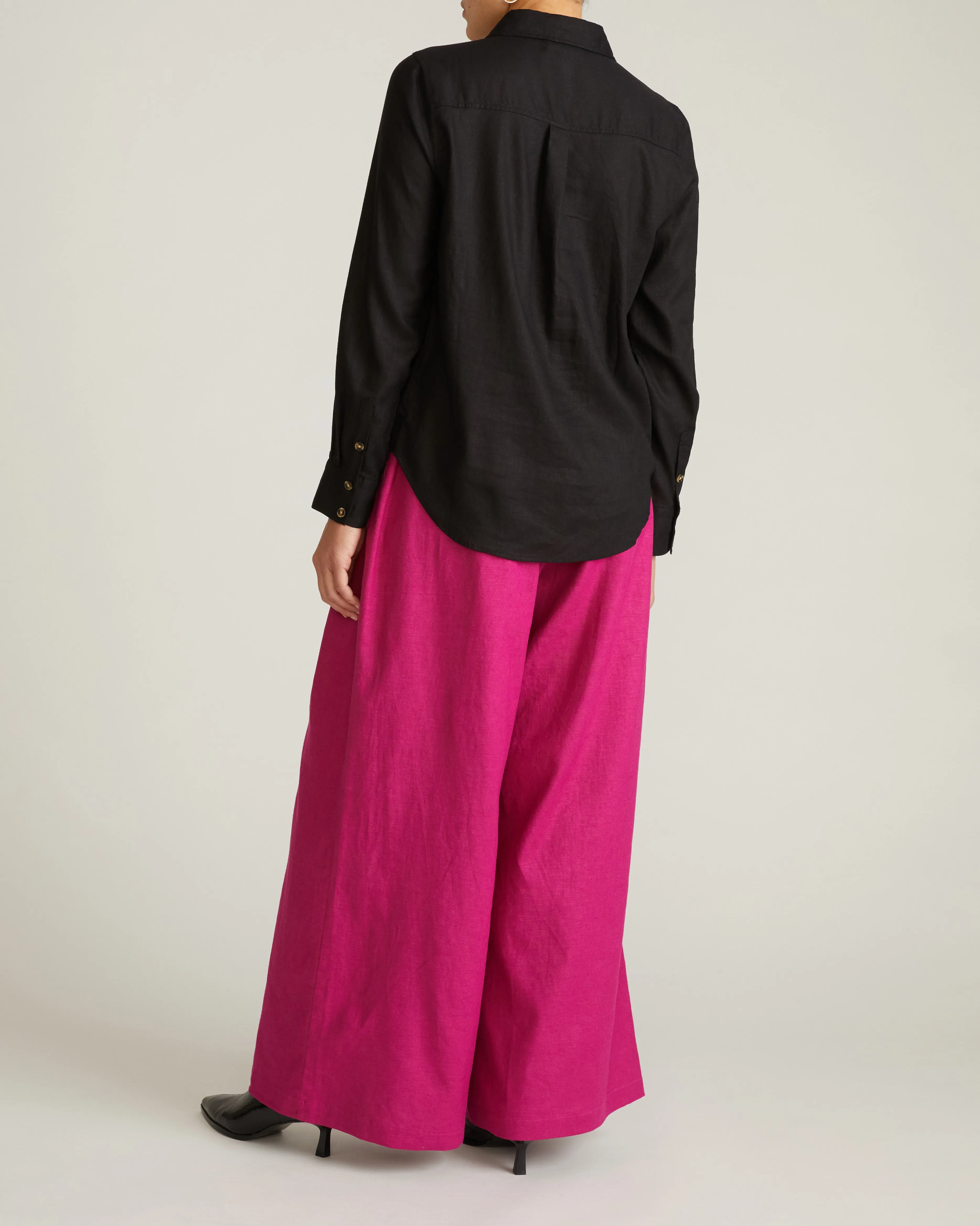 Elbe Popover Stretch Linen Shirt - Black sold by Universal Standard product image thumbnail 3