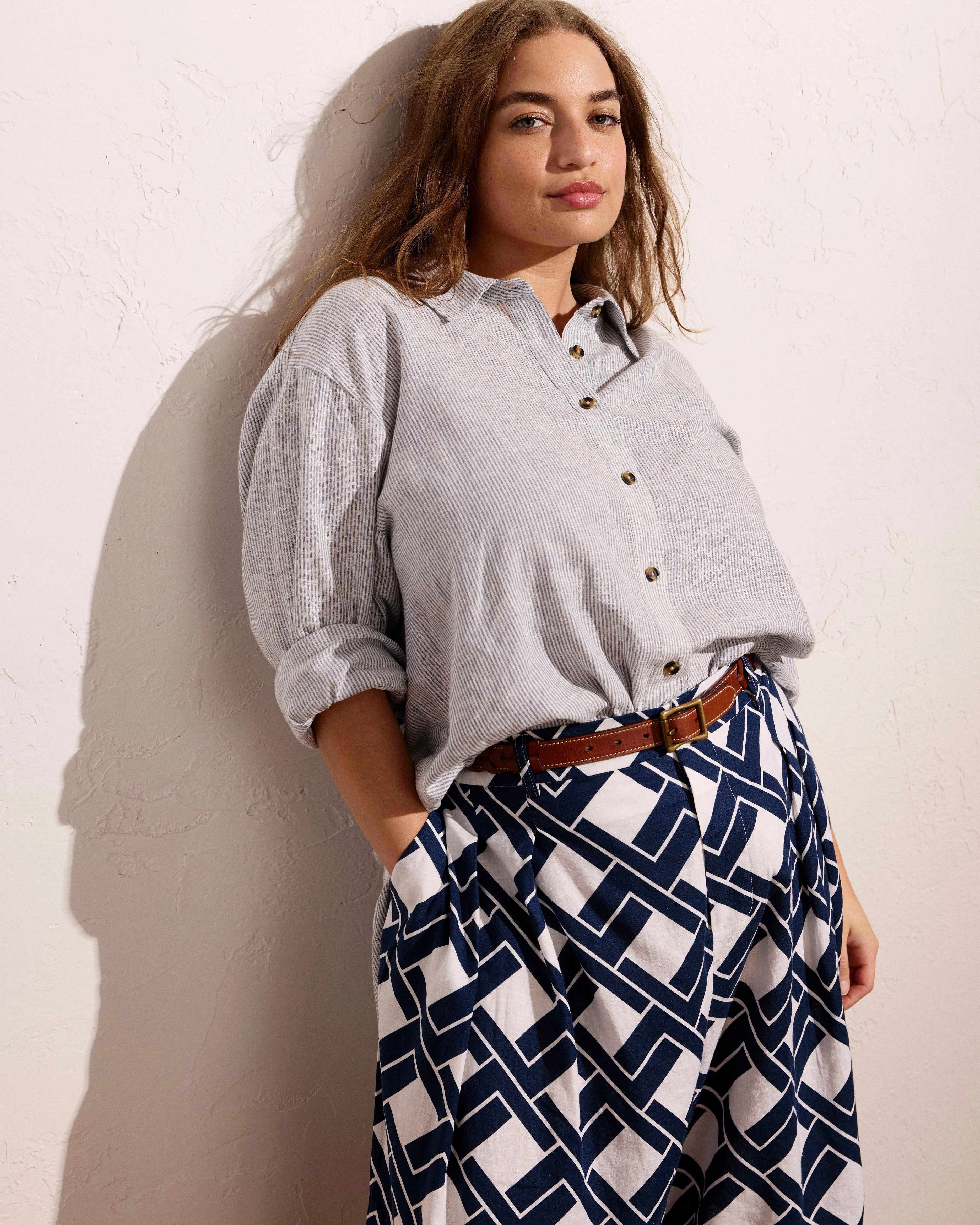 Seaport Tailored Linen Short - Geometrica Print sold by Universal Standard product image thumbnail 4