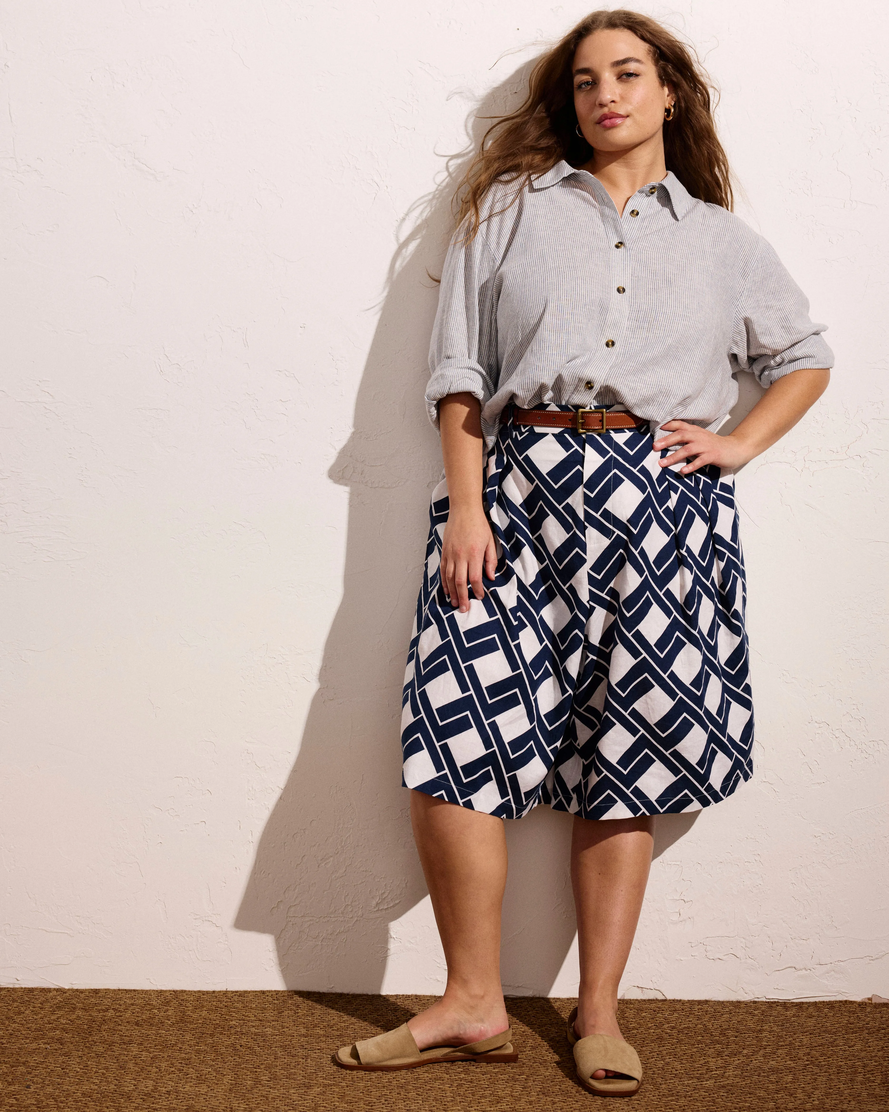 Seaport Tailored Linen Short - Geometrica Print sold by Universal Standard product image thumbnail 2
