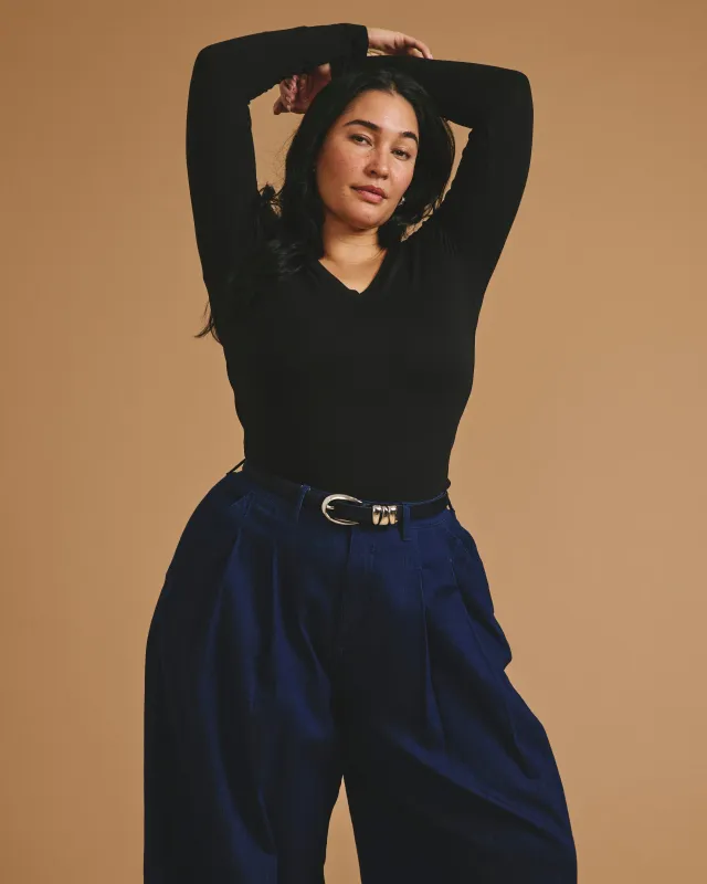 Cloud Rib Long Sleeve V-Neck Tee - Black made by Universal Standard