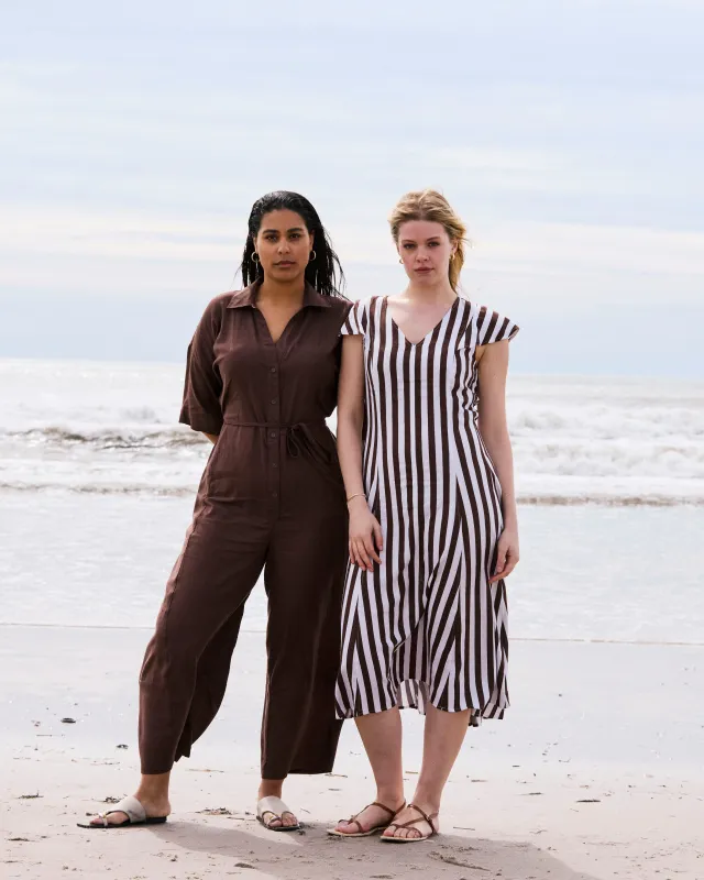 Maggie Barrel Leg Linen Jumpsuit - Peppercorn made by Universal Standard