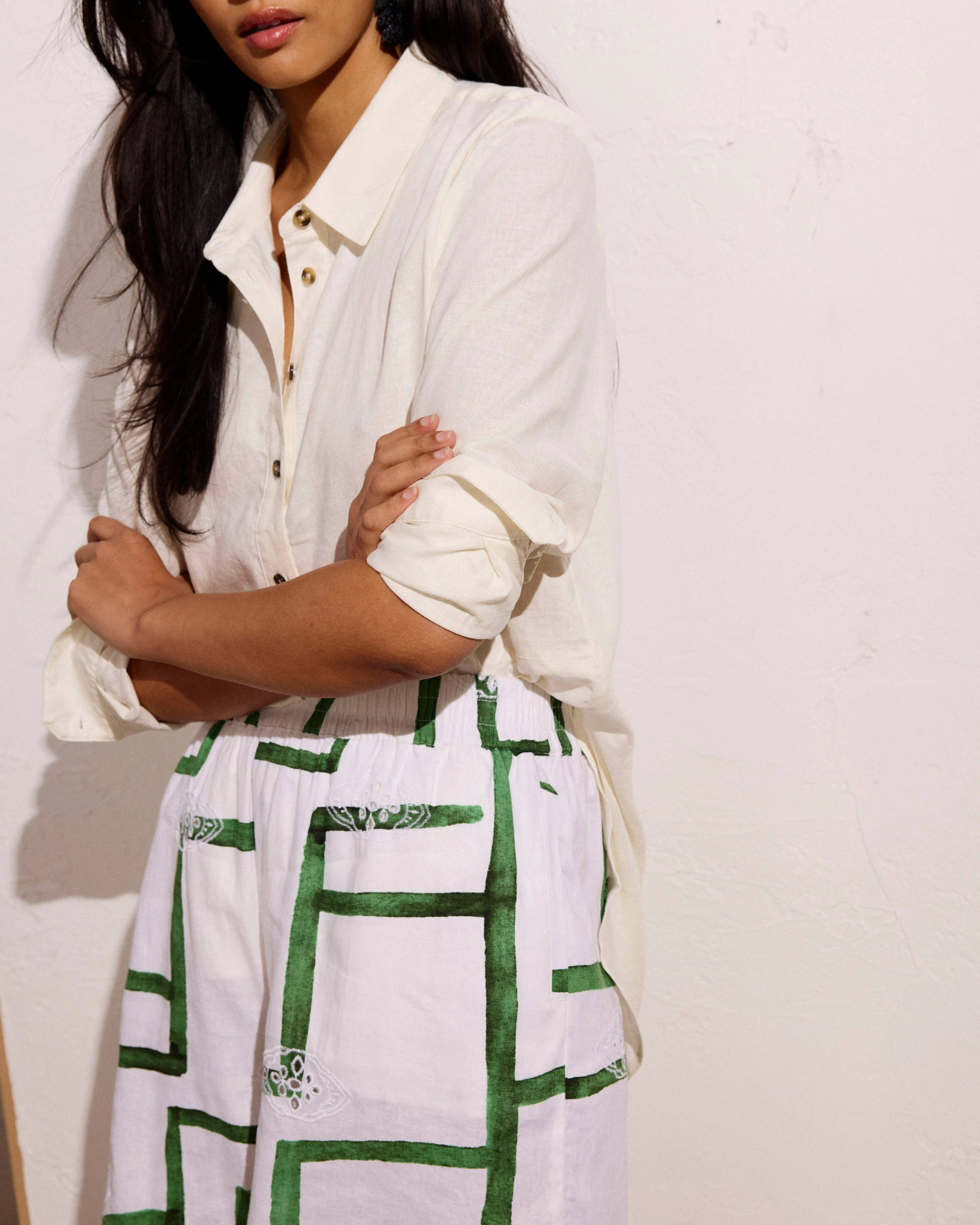 Juniper Linen Blend Easy Pull-On Shorts - Green Paint Print sold by Universal Standard product image thumbnail 3