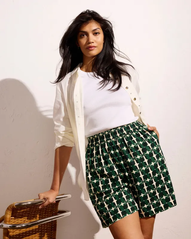 Juniper Linen Blend Easy Pull-On Shorts - Green Trellis Print made by Universal Standard