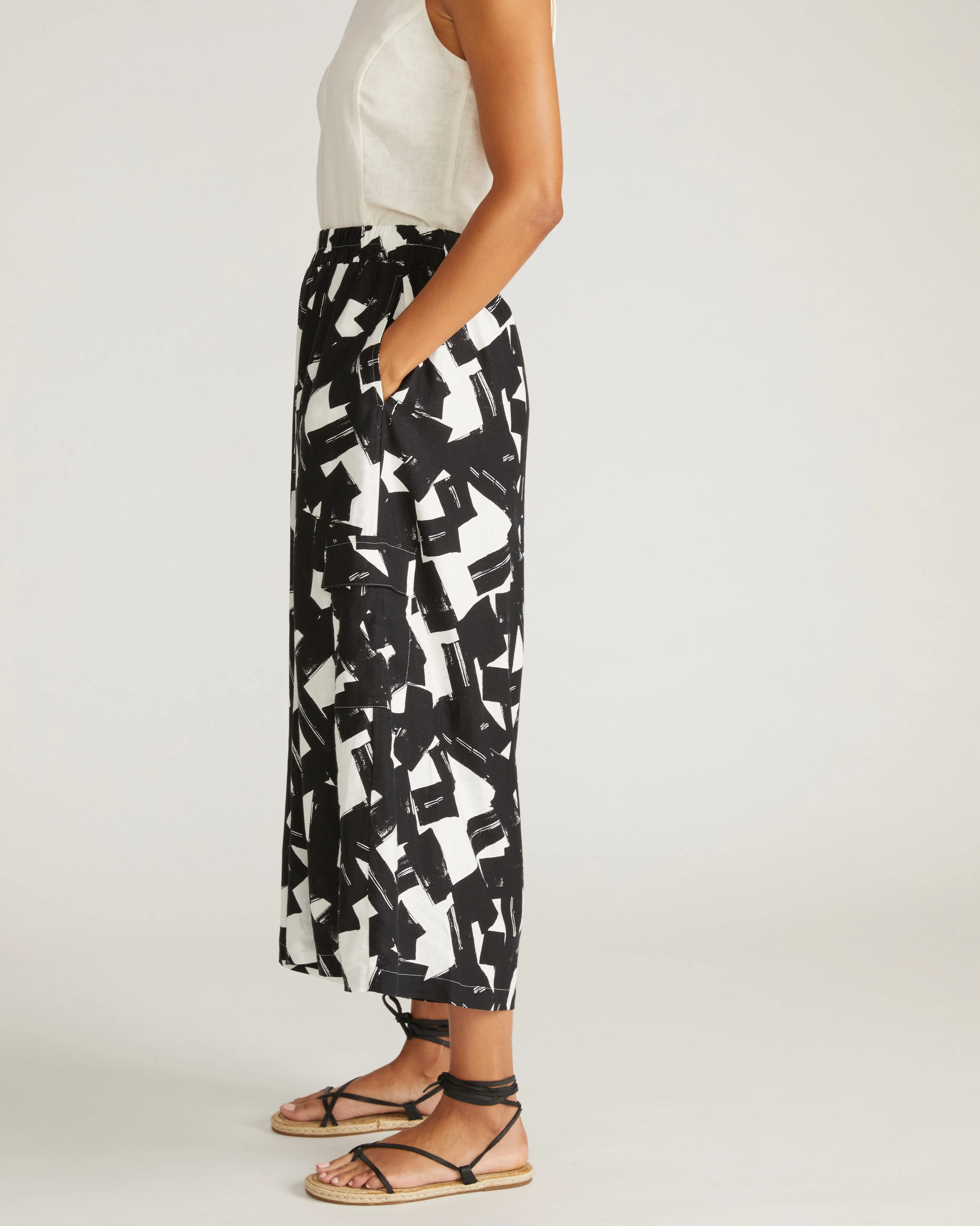 Palazzo Cargo Linen Blend Pant - Santiago Print sold by Universal Standard product image thumbnail 4