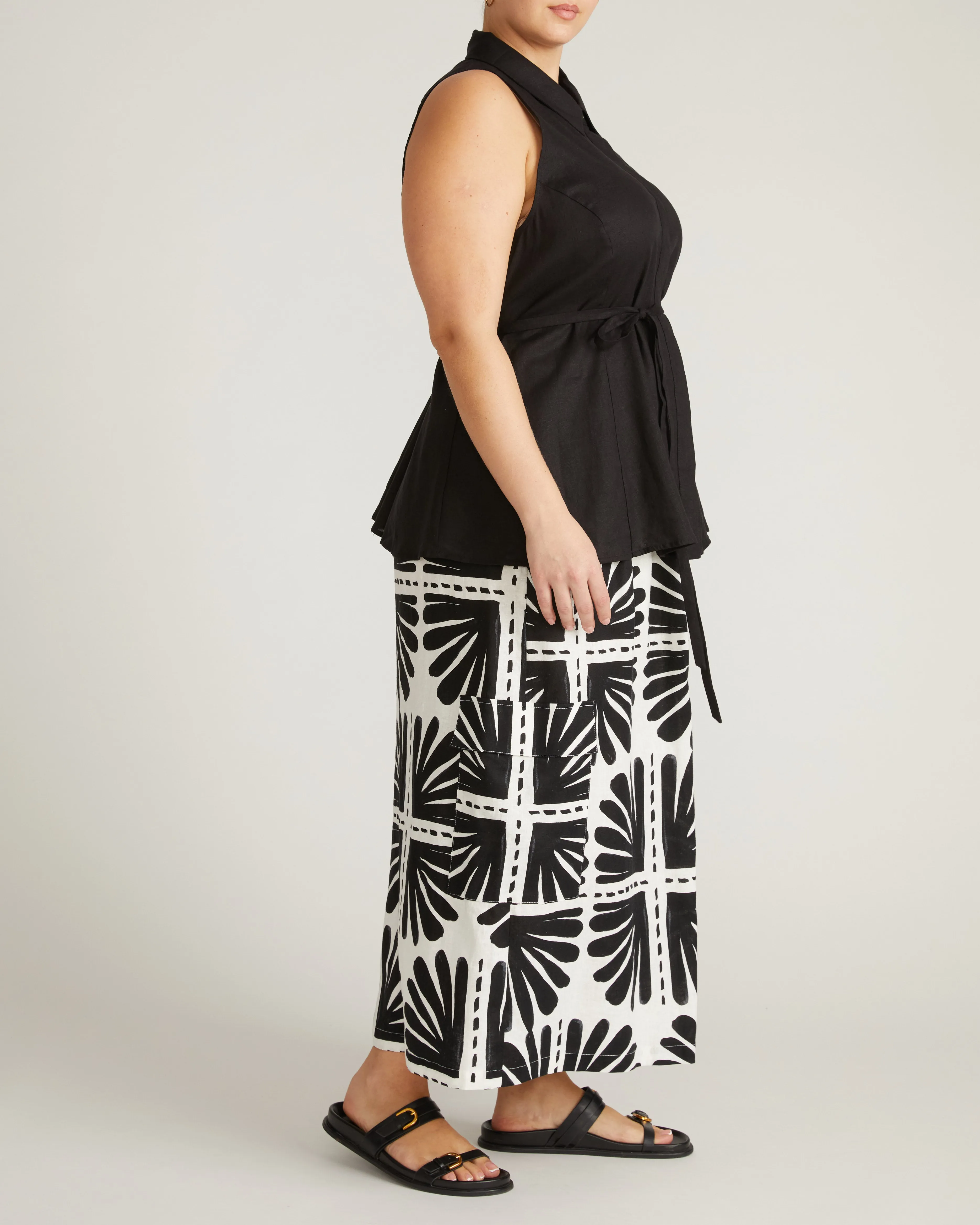 Adelaide Sleeveless Linen Blend Shirt - Black sold by Universal Standard product image thumbnail 5