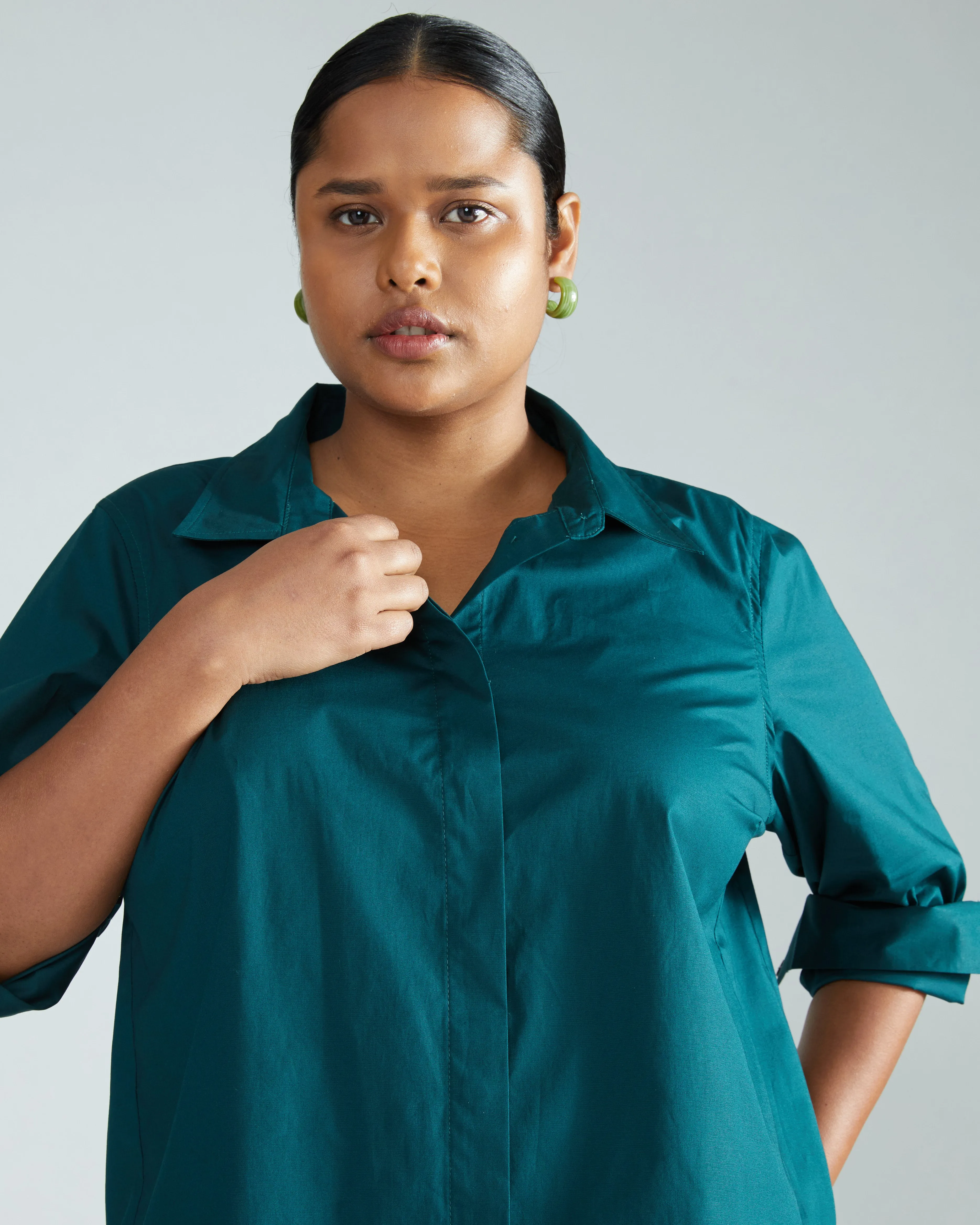 Elbe Stretch Poplin Shirt Classic Fit - Forest Green sold by Universal Standard