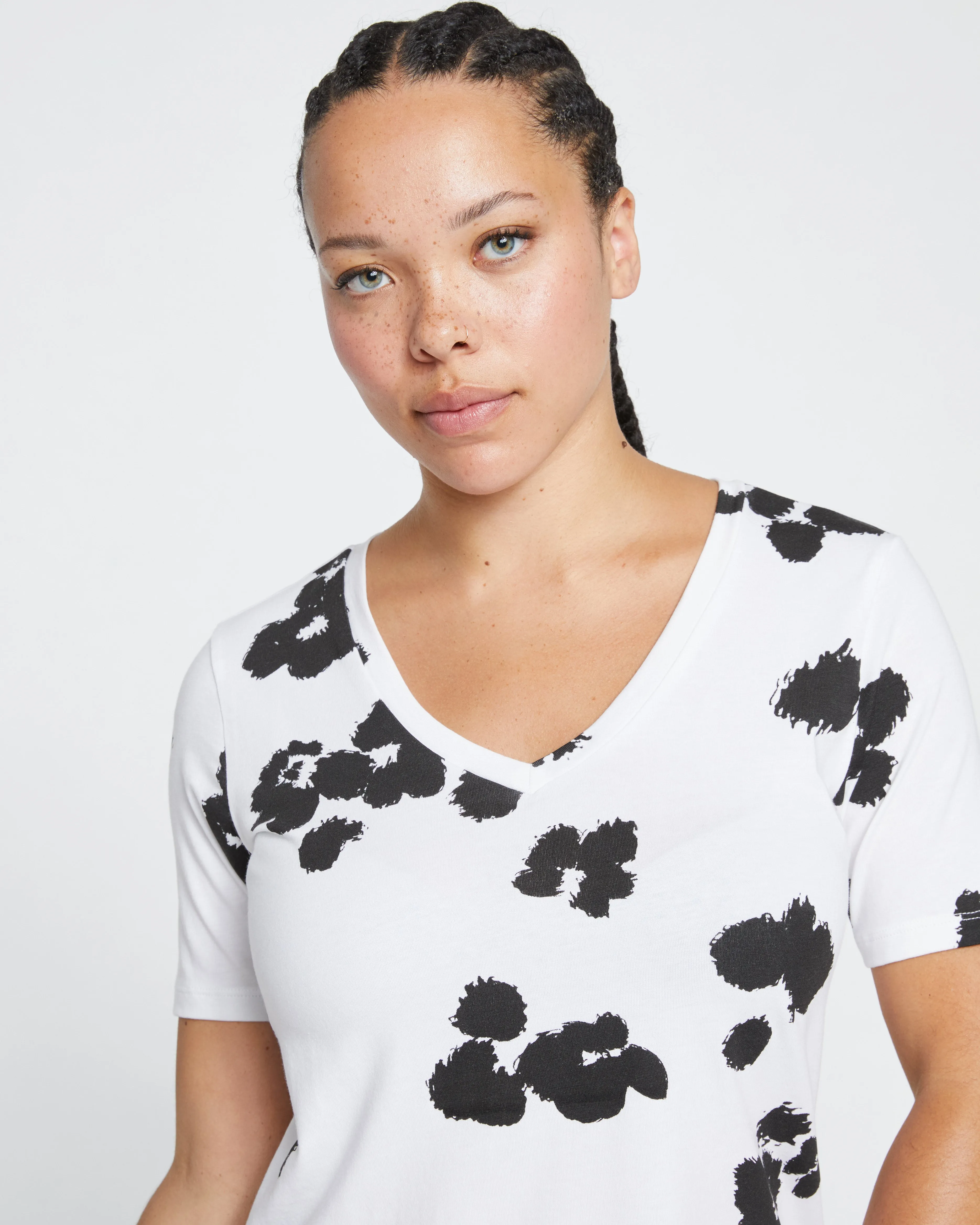 V Rex - White with Painted Flowers sold by Universal Standard product image thumbnail 2