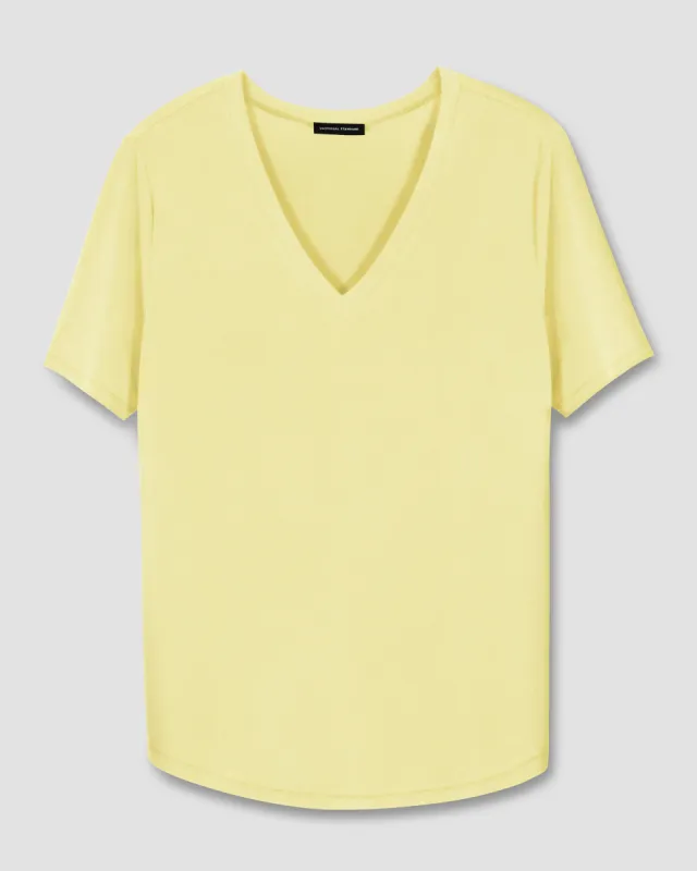 Sandwash Jersey V Rex - Butter made by Universal Standard