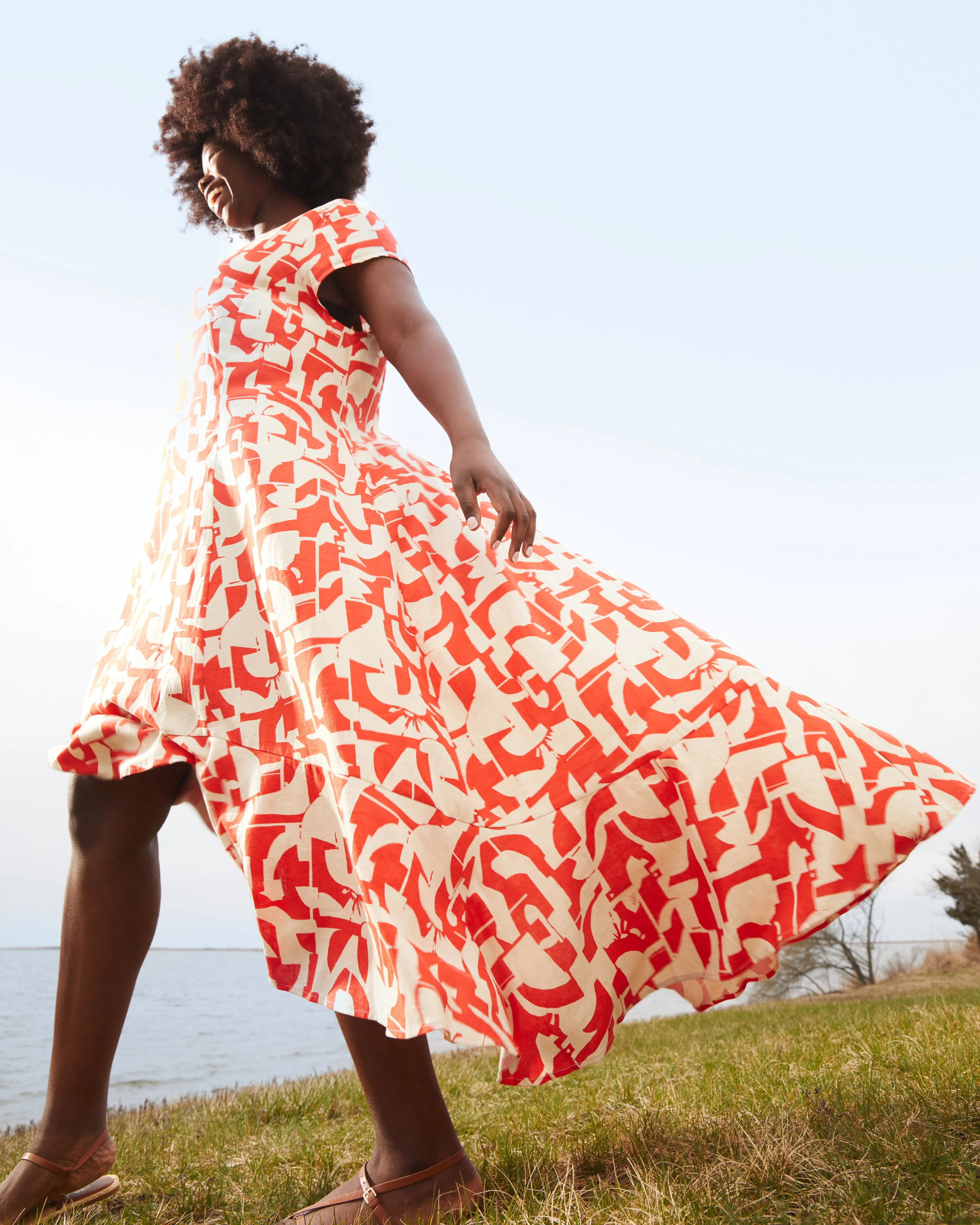 Sunset Linen Flounce Dress - Shoreline Sunset Print sold by Universal Standard