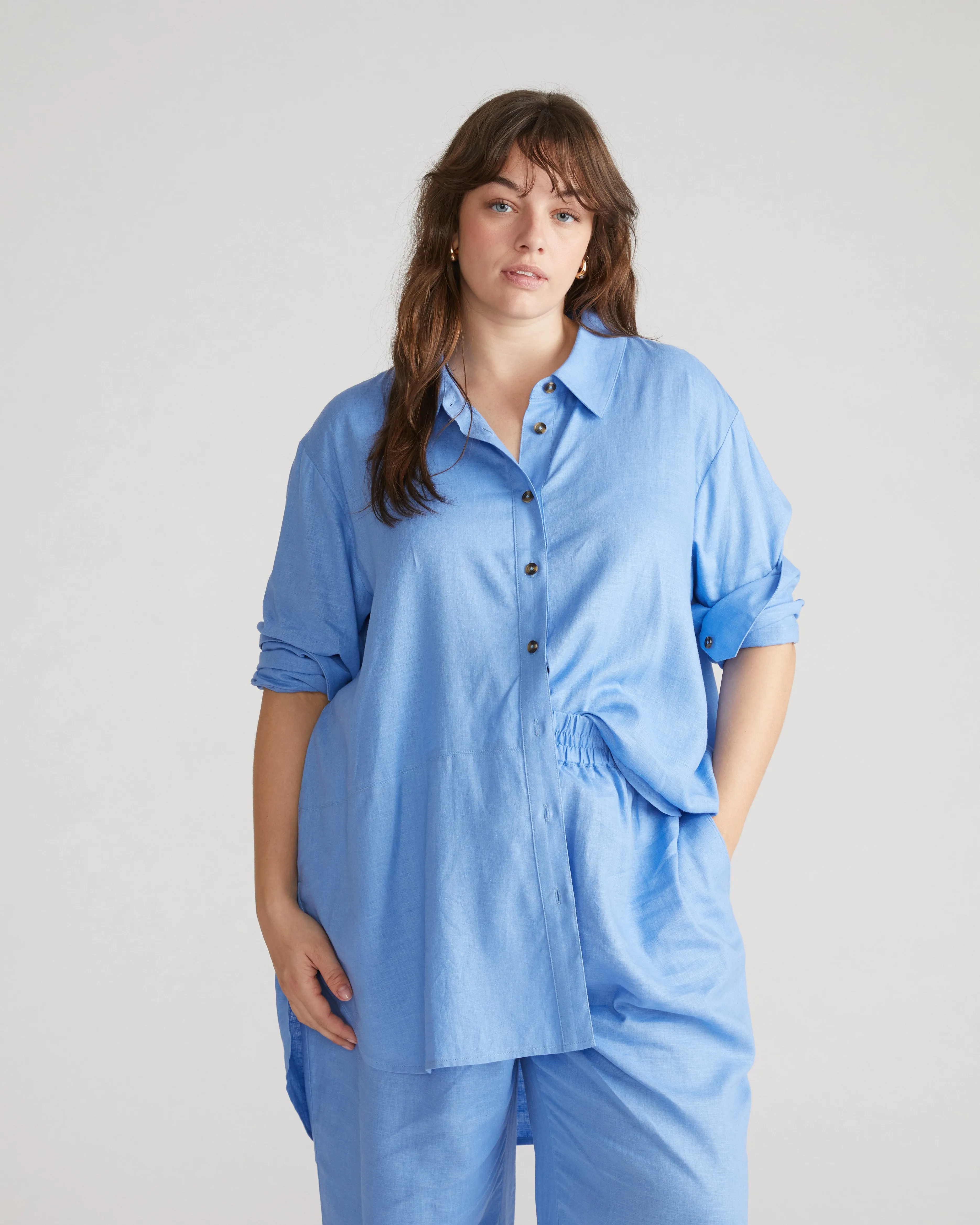 Dawn Linen Hi Low Tunic - Hamptons Hydrangea sold by Universal Standard product image thumbnail 2