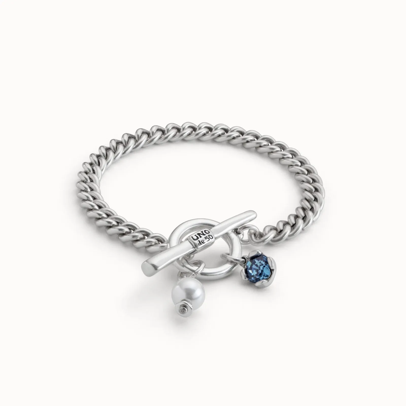 TWO EXPEARLTIONAL BRACELET sold by UNO de 50