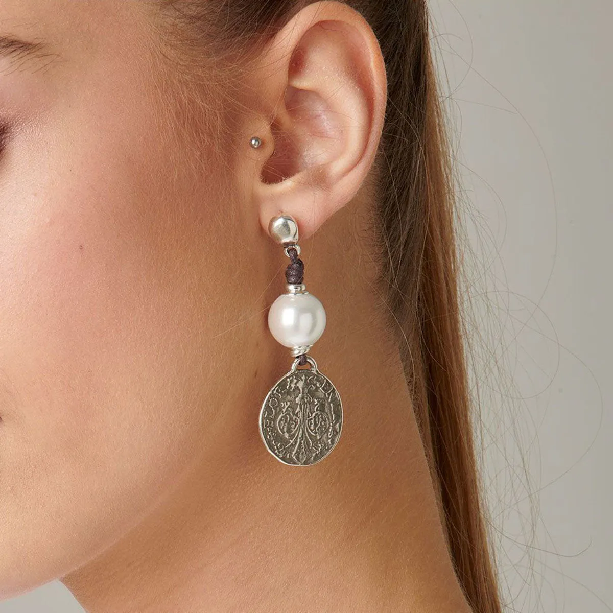 ALEXANDRIA EARRINGS sold by UNO de 50 product image thumbnail 2