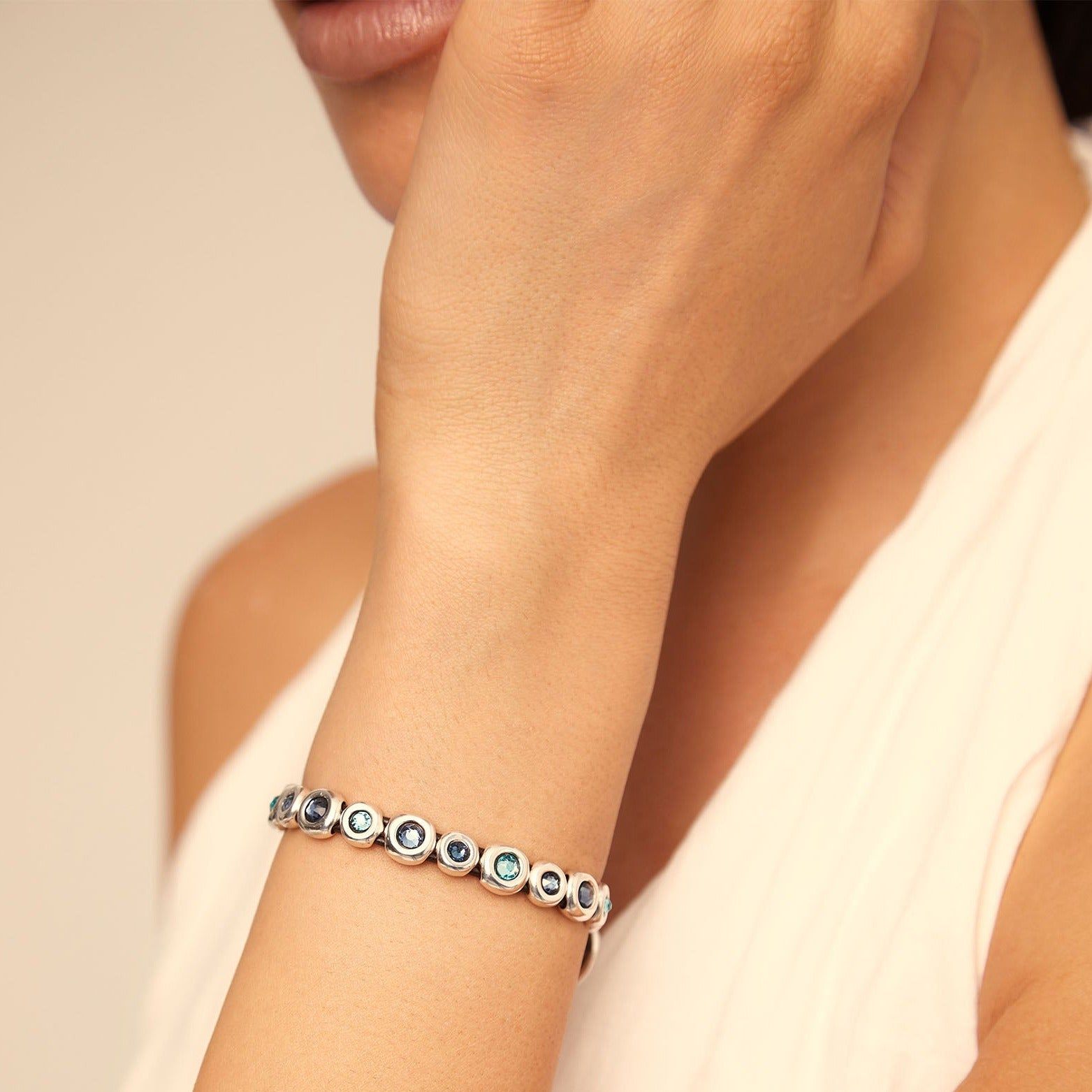 MAGIC TOUCH BRACELET sold by UNO de 50 product image thumbnail 2