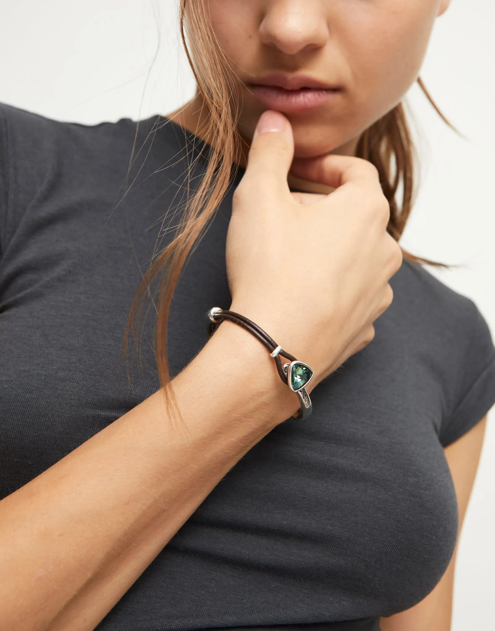 SER CAMALEONICA SMALL TRIANGLE CRYSTAL LEATHER BRACELET sold by UNO de 50 product image thumbnail 2