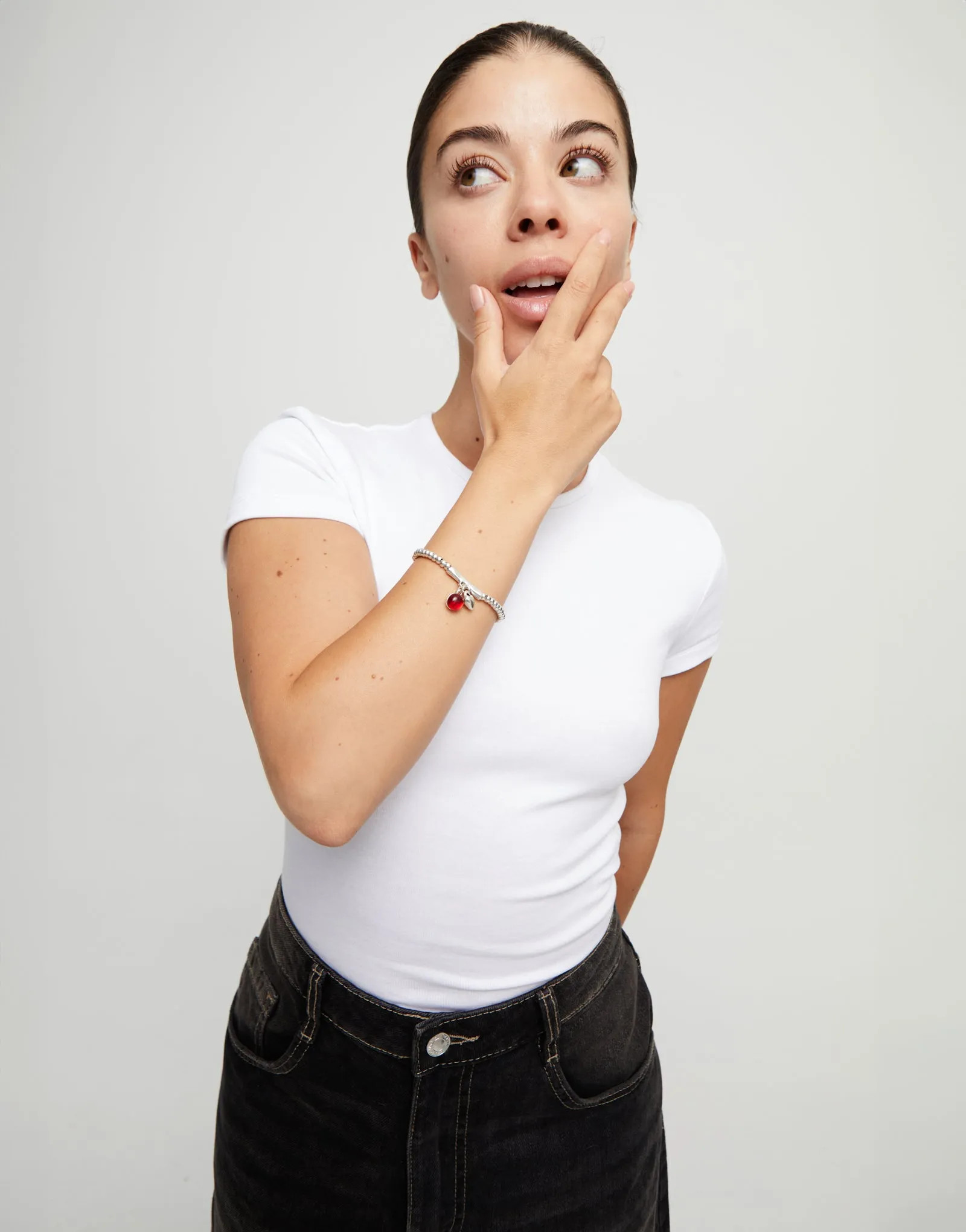 SER FASCINANTE RED MURANO GLASS CHARM STRETCH SILVER BRACELET sold by UNO de 50 product image thumbnail 2