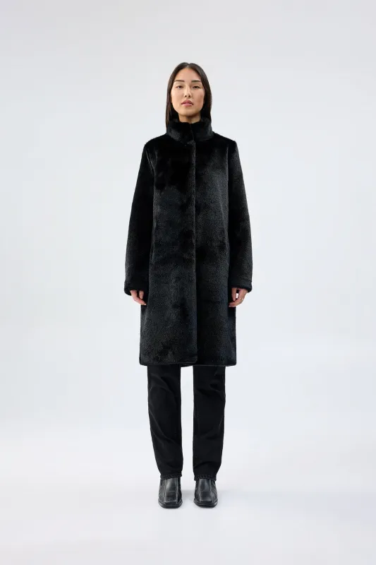 Raven Coat made by Unreal Fur