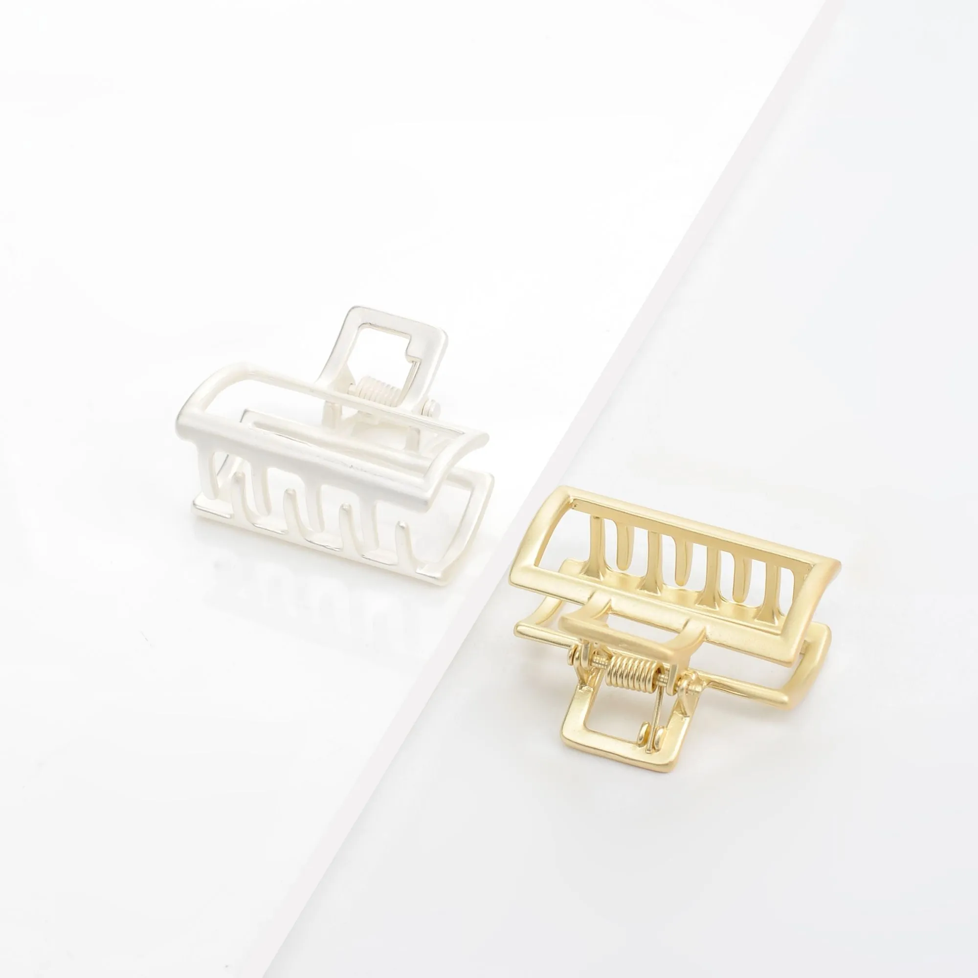 Simple Metal Claw - 2 Pack Hair Claw sold by Urban Expressions product image thumbnail 5