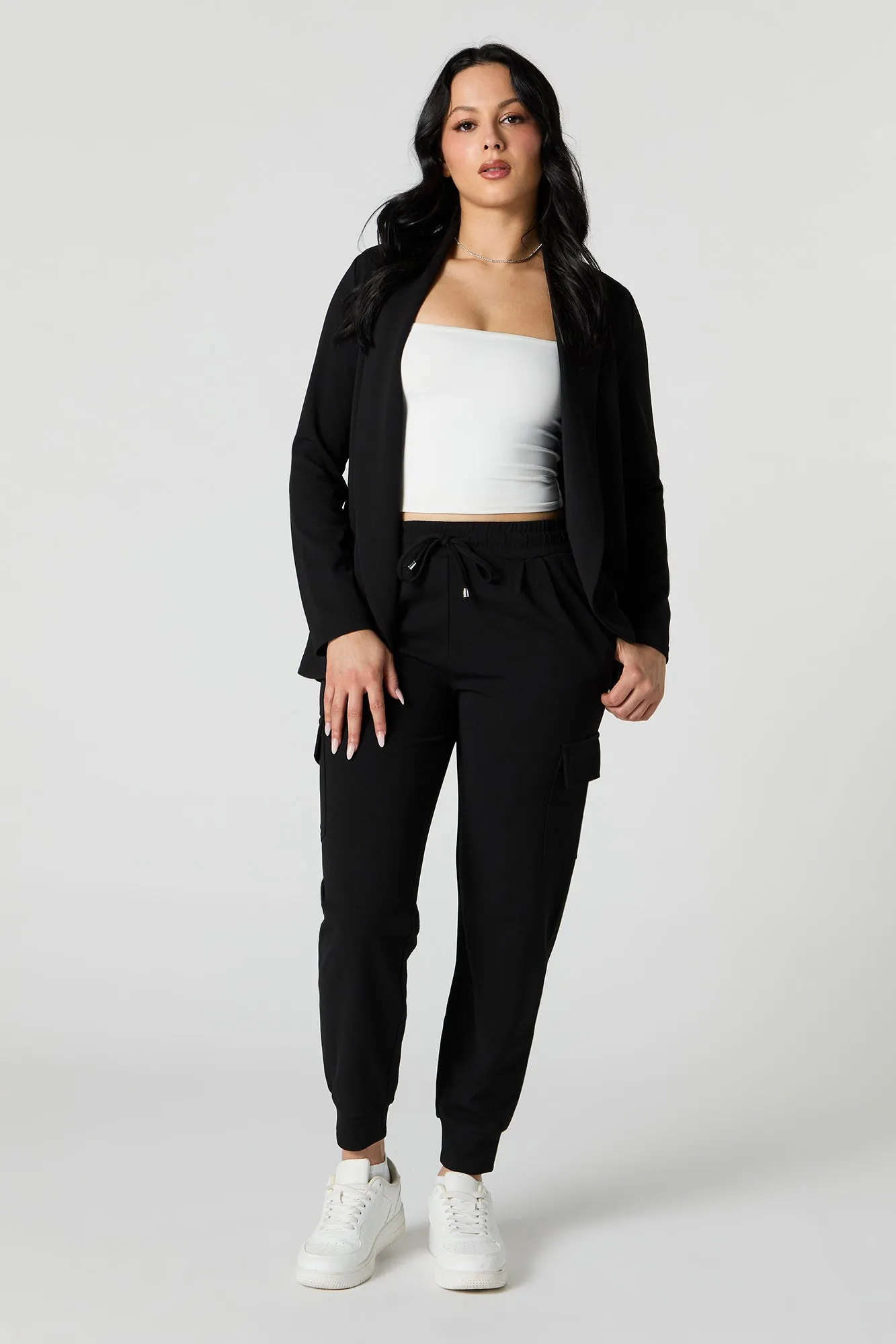 Jogger cargo habillé en crêpe sold by Urban Planet