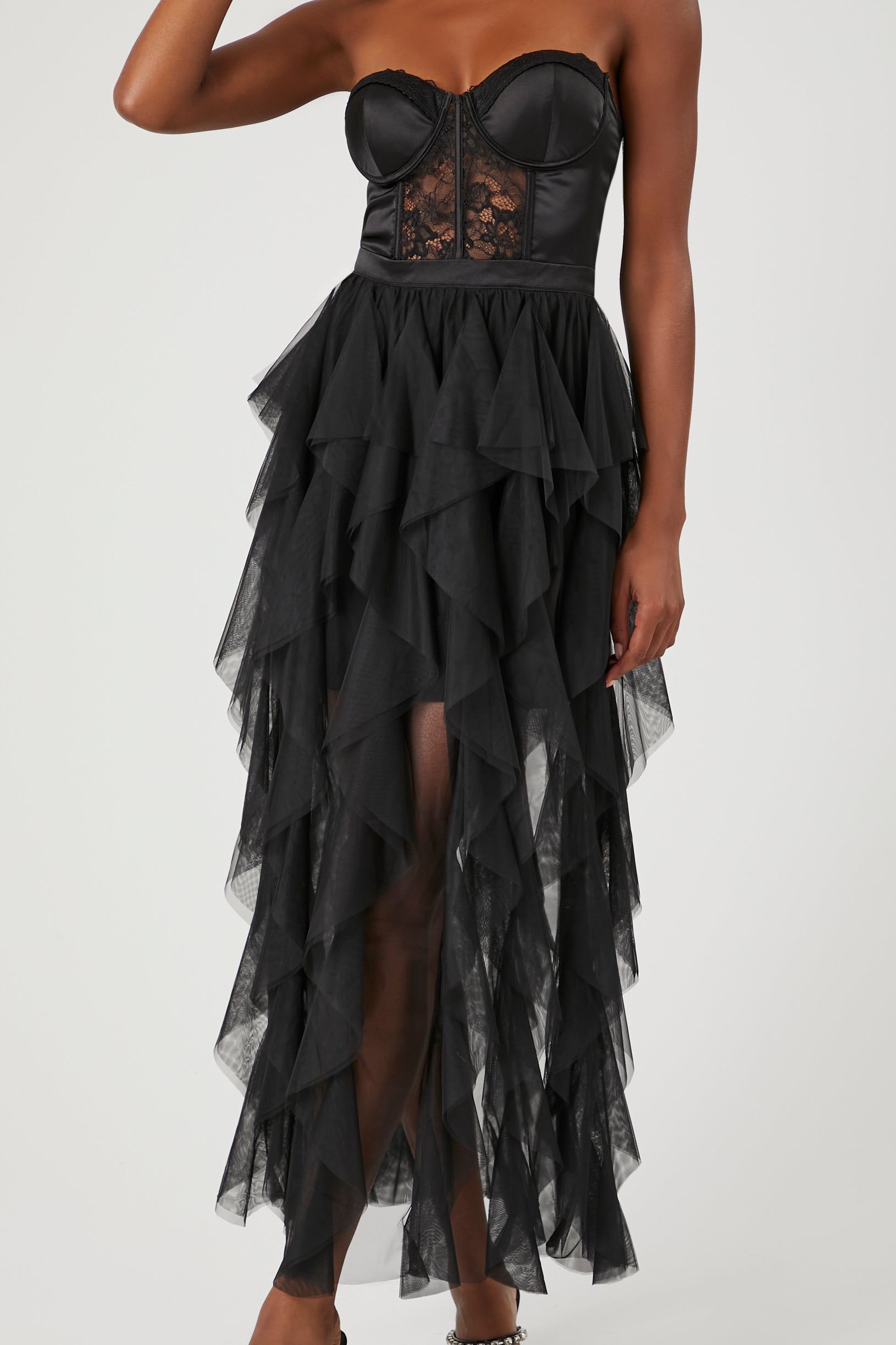 Robe midi volantée en filet avec décolleté en coeur sold by Urban Planet product image thumbnail 5