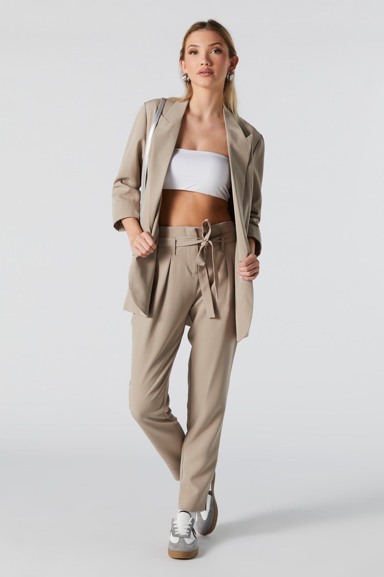 Pantalon à taille haute roulée sold by Urban Planet