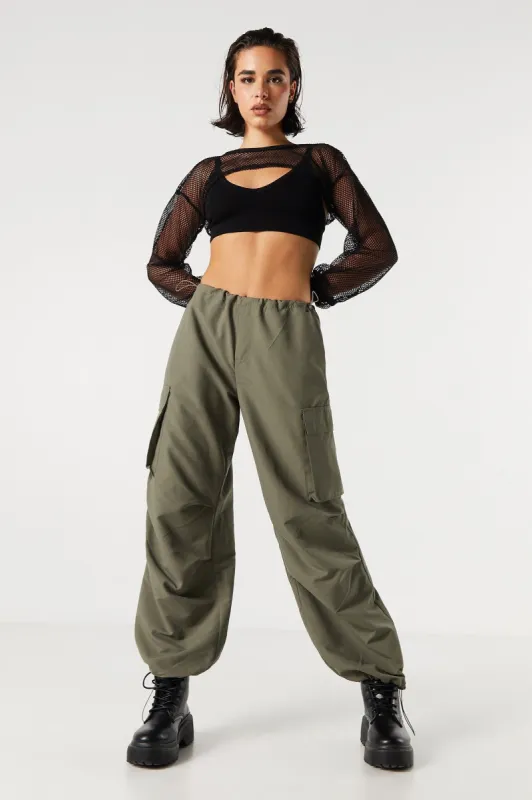 Pantalon cargo parachute sold by Urban Planet
