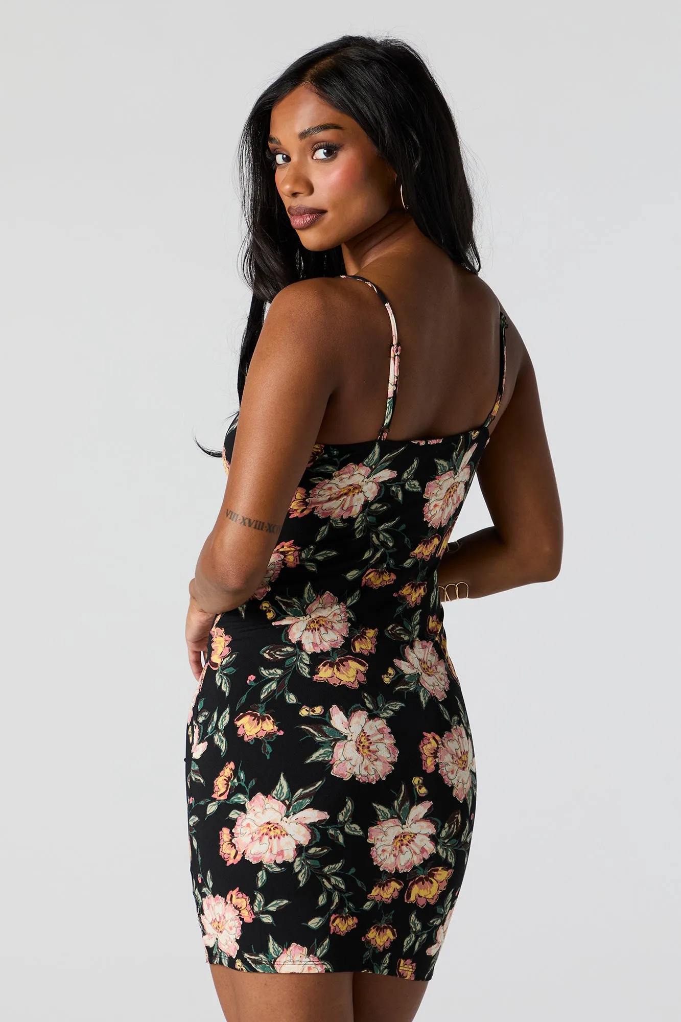 Minirobe-bustier moulante fleurie sold by Urban Planet product image thumbnail 5