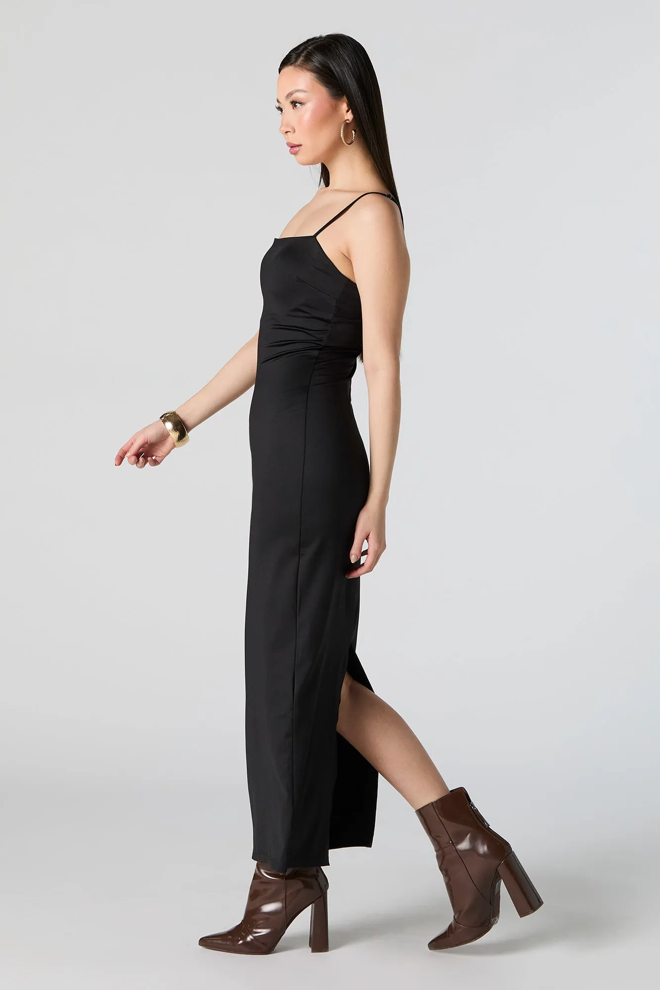 Robe midi profilée avec encolure carrée et fente arrière sold by Urban Planet product image thumbnail 2