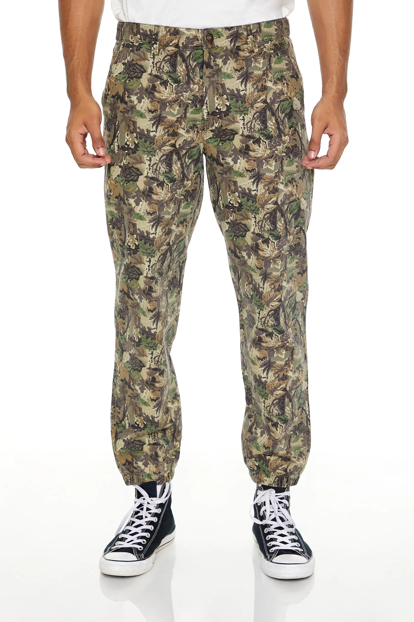 Jogger avec motif camouflage sold by Urban Planet