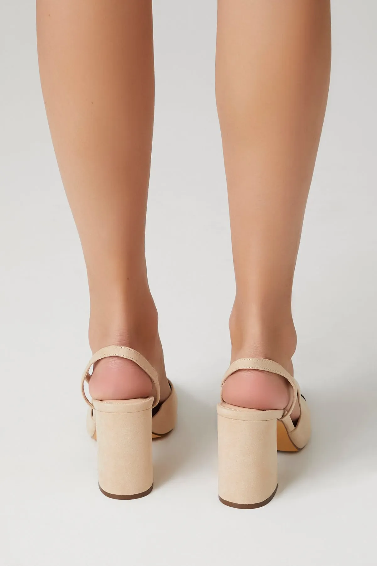 Escarpins à talon bloc et bout pointu avec blocs de couleurs sold by Urban Planet product image thumbnail 4