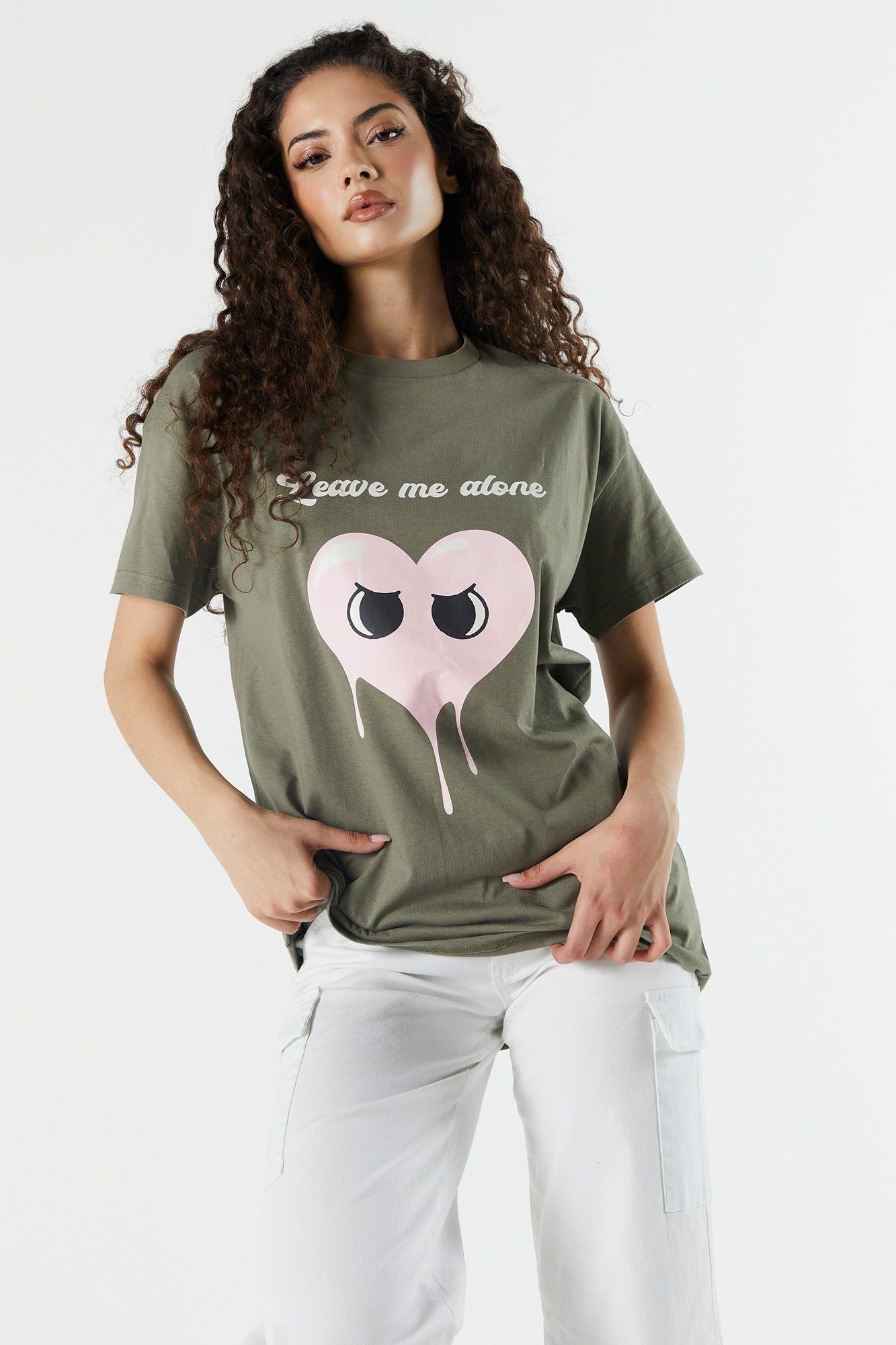 T-shirt vert surdimensionné de coupe garçonne à imprimé Leave Me Alone sold by Urban Planet