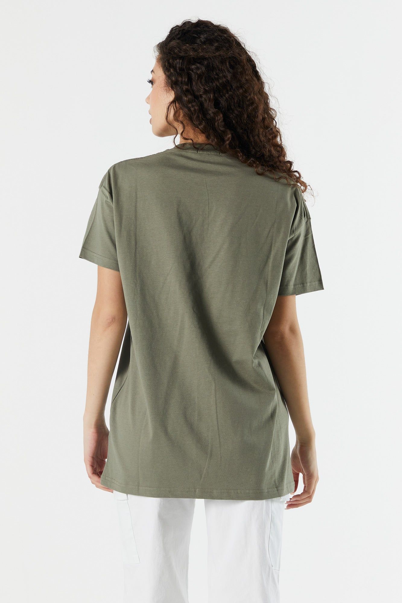 T-shirt vert surdimensionné de coupe garçonne à imprimé Leave Me Alone sold by Urban Planet product image thumbnail 2