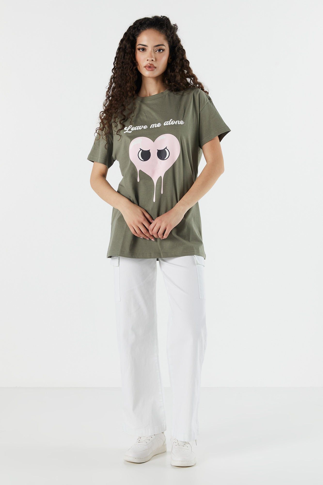 T-shirt vert surdimensionné de coupe garçonne à imprimé Leave Me Alone sold by Urban Planet product image thumbnail 3