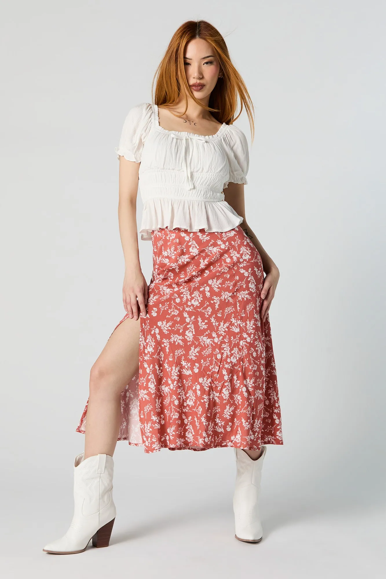 Jupe midi fleurie orange avec fente sold by Urban Planet