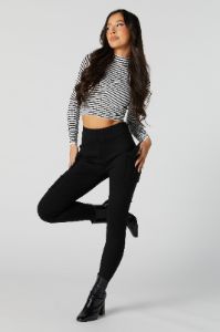 Legging à taille haute sold by Urban Planet
