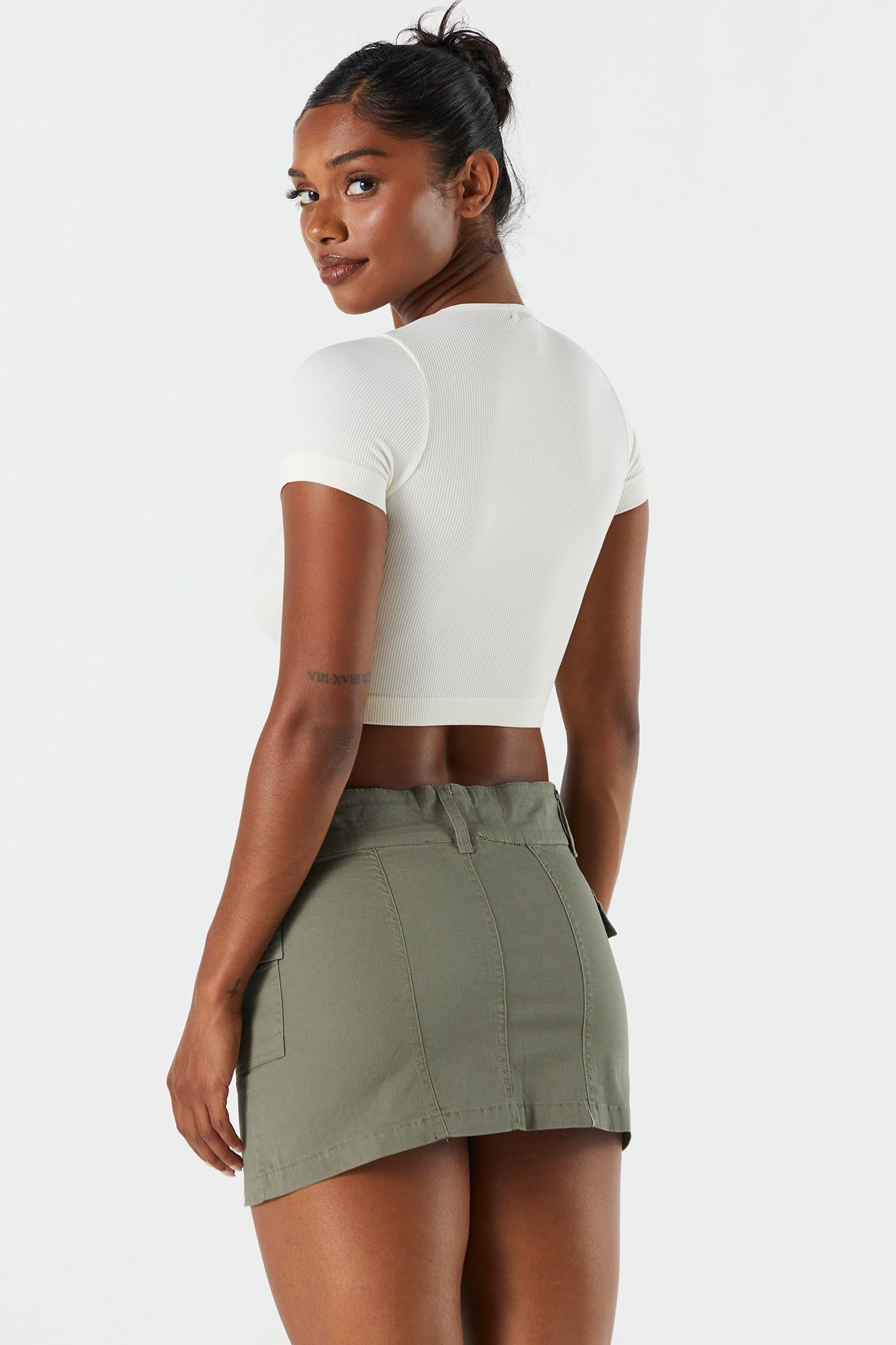 T-shirt côtelé uni court sans couture sold by Urban Planet product image thumbnail 2
