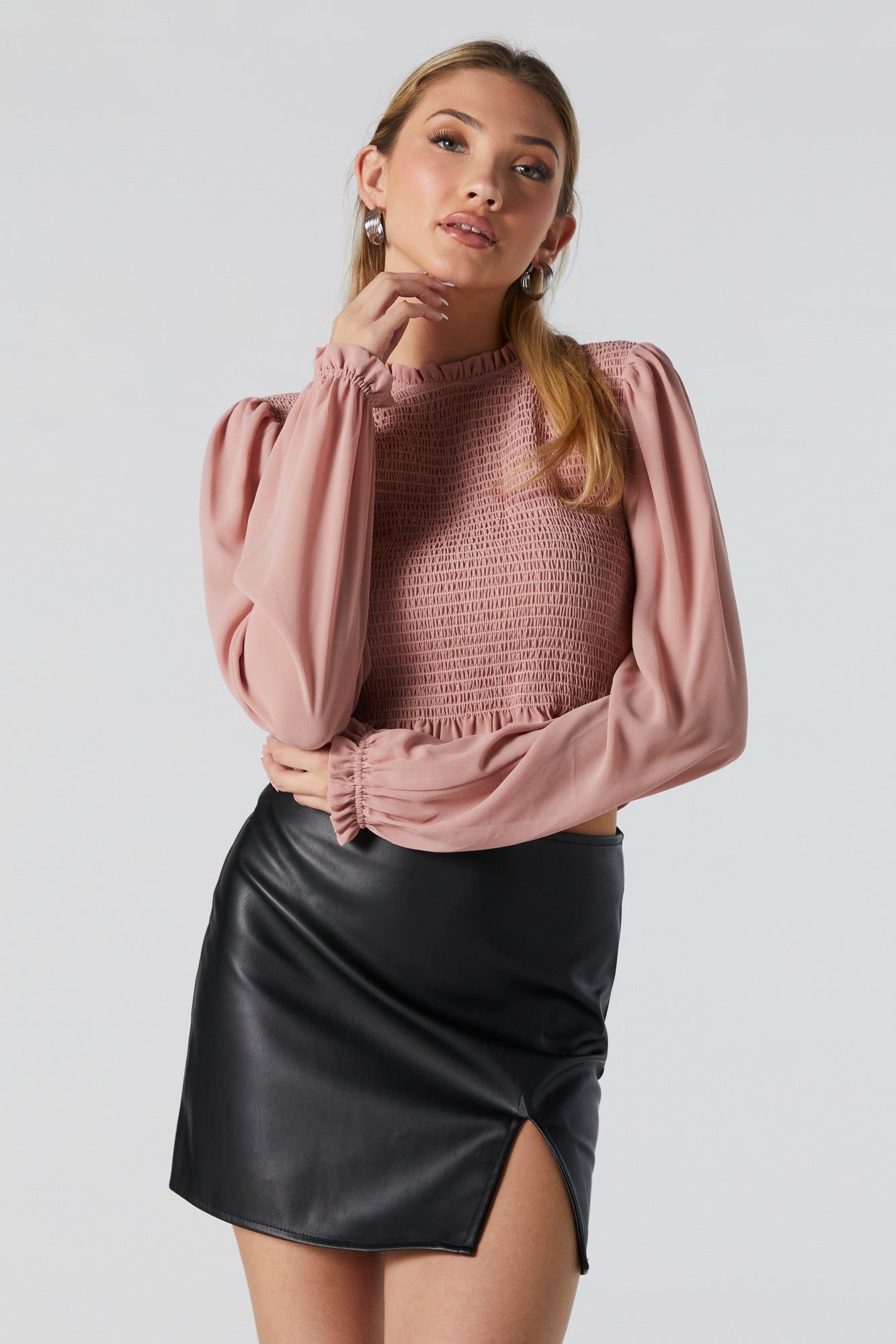 Haut smocké à manches longues sold by Urban Planet