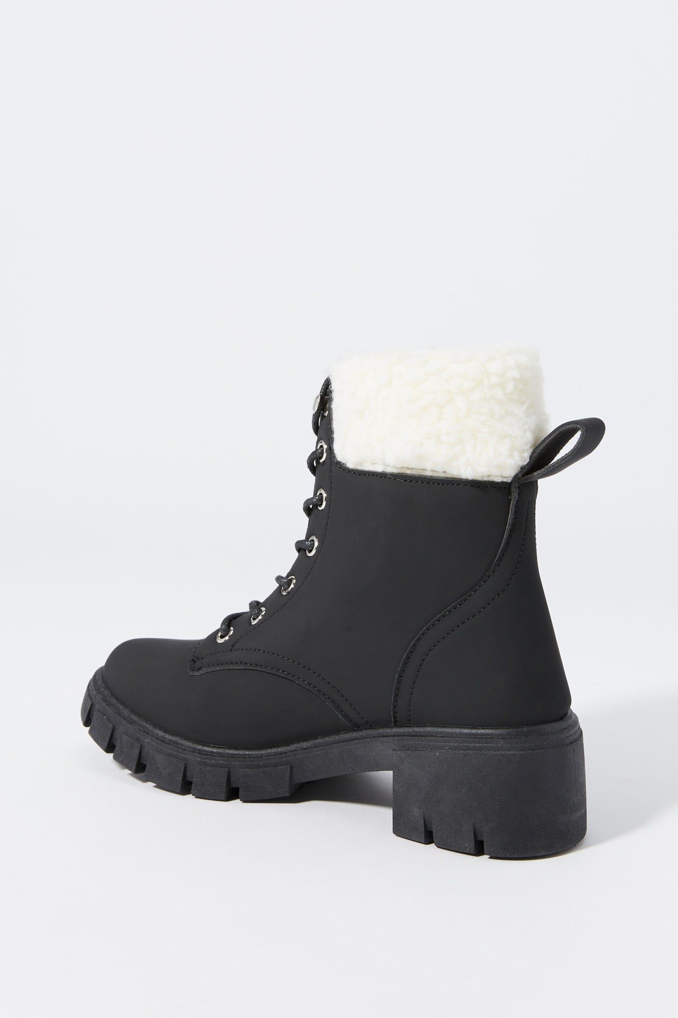 Bottes à semelles crantées hautes avec garniture de fourrure sold by Urban Planet product image thumbnail 3