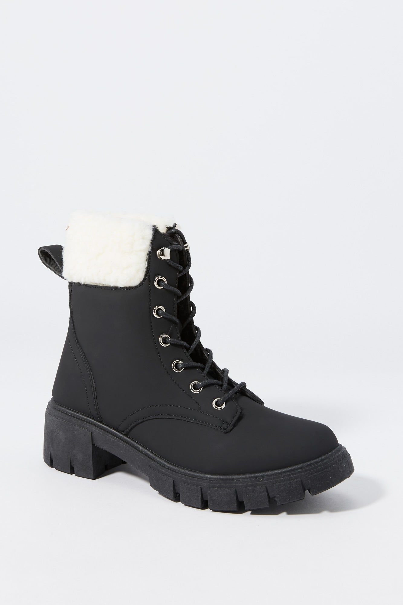 Bottes à semelles crantées hautes avec garniture de fourrure sold by Urban Planet product image thumbnail 2