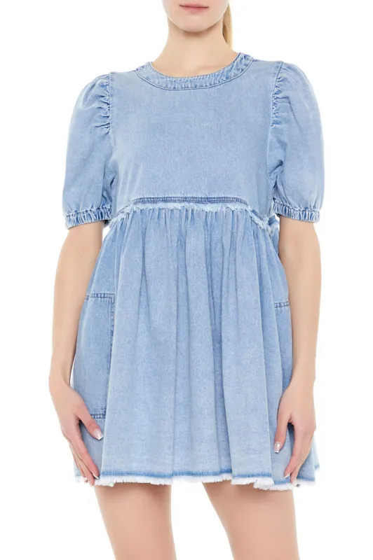 Minirobe de style nuisette en denim sold by Urban Planet