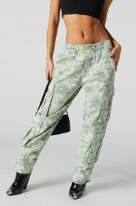 Jogger cargo imprimé avec poches multiples sold by Urban Planet