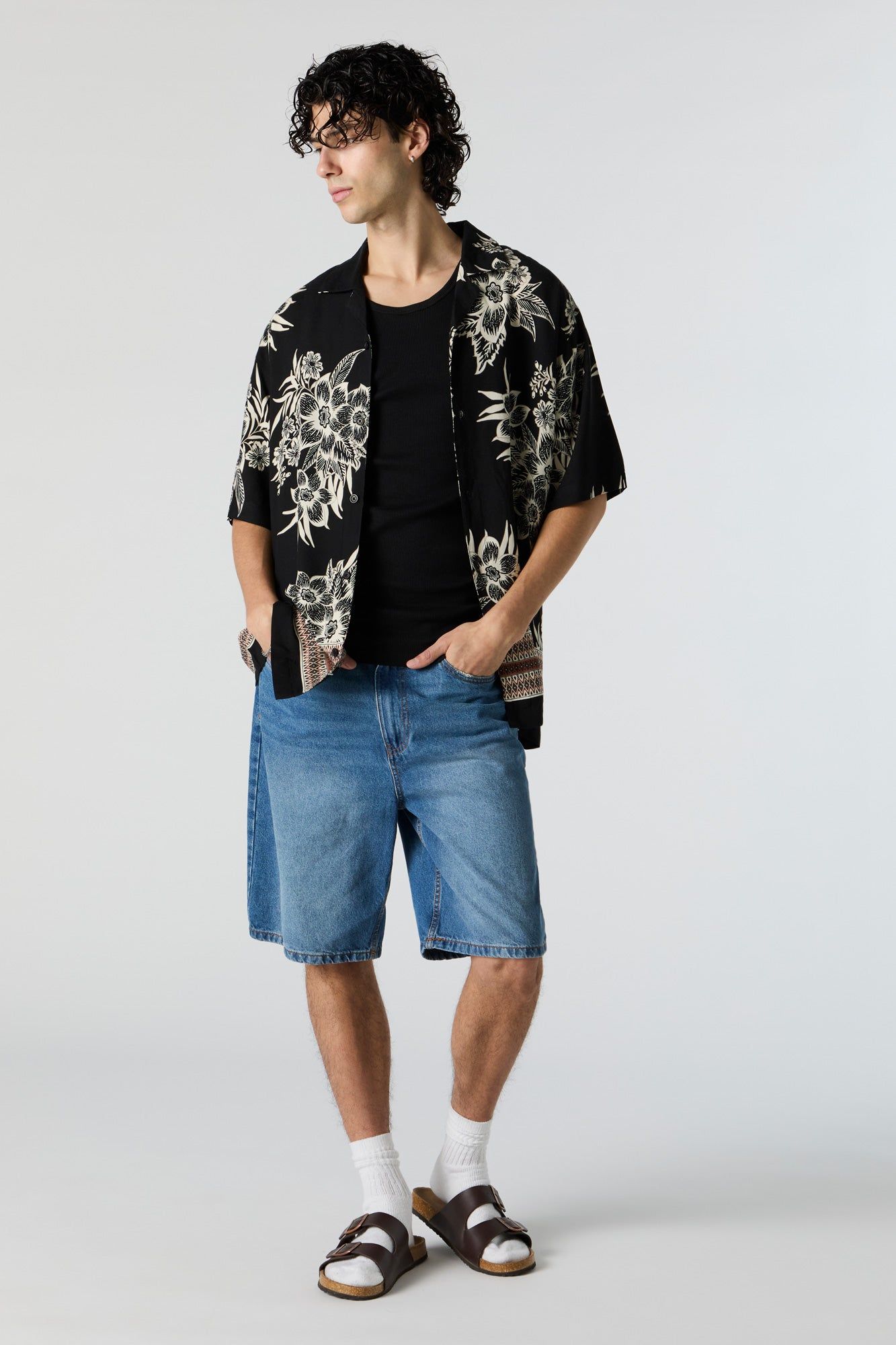 Haut boutonné avec motif tropical fleuri sold by Urban Planet product image thumbnail 3