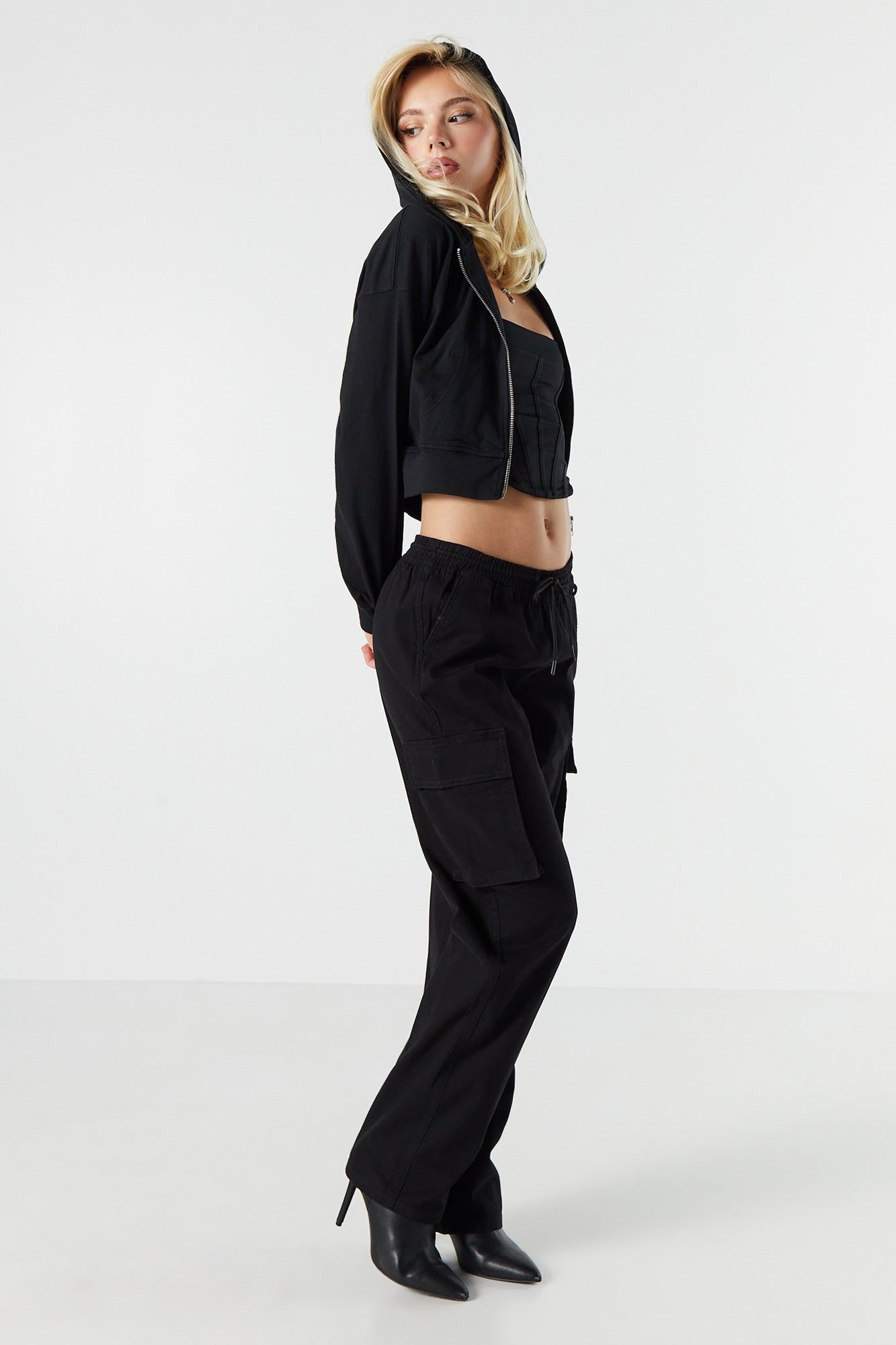 Pantalon cargo à enfiler avec poches multiples sold by Urban Planet product image thumbnail 4